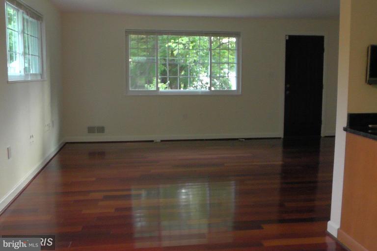 FERNWOOD - Residential Lease