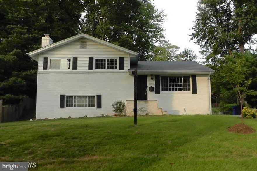 GORGEOUS 4BR, 2 FBA split level in top condition. Beautiful HW Brazilian floor throughout, Major recent renovations. breakfast bar, modern, open kitchen w top of the line appliances. Totally redone bathrooms. LARGE Family room w fireplace.  Walk out to patio and yard. Short distance to 2 major shopping centers, restaurants and transportation .EXCELLENT SCHOOLS.