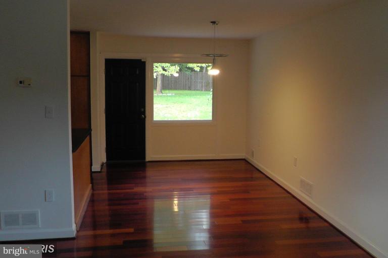 FERNWOOD - Residential Lease