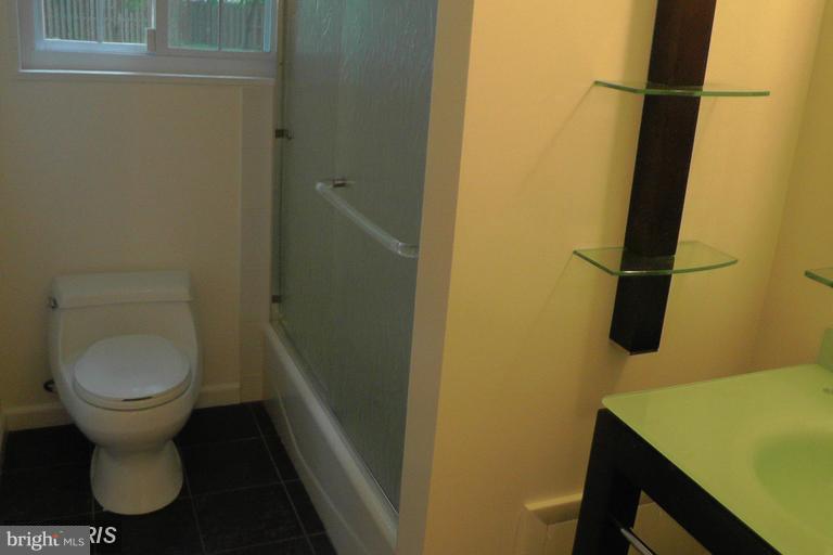 FERNWOOD - Residential Lease