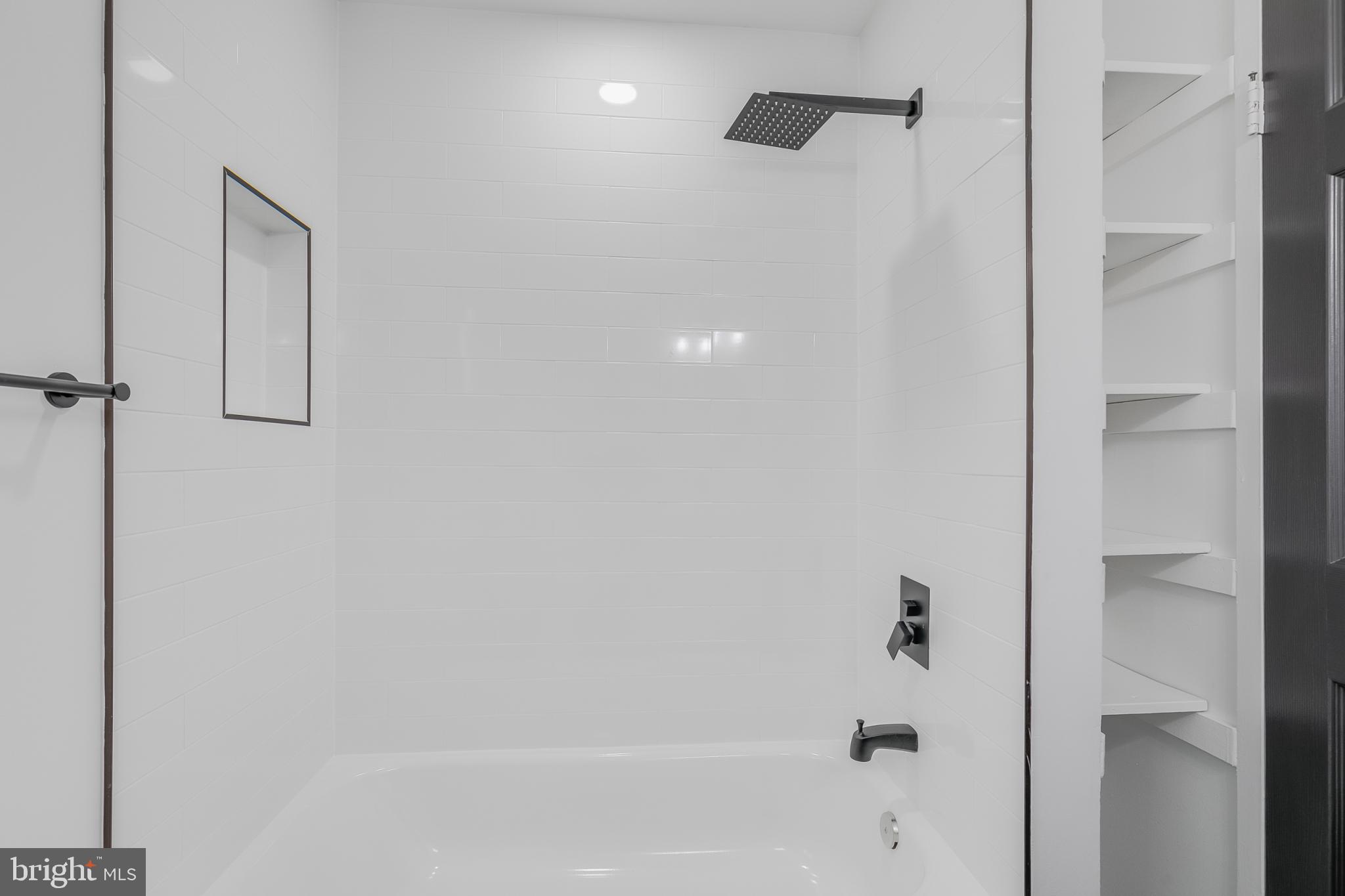 MUNROE GARDENS - Residential