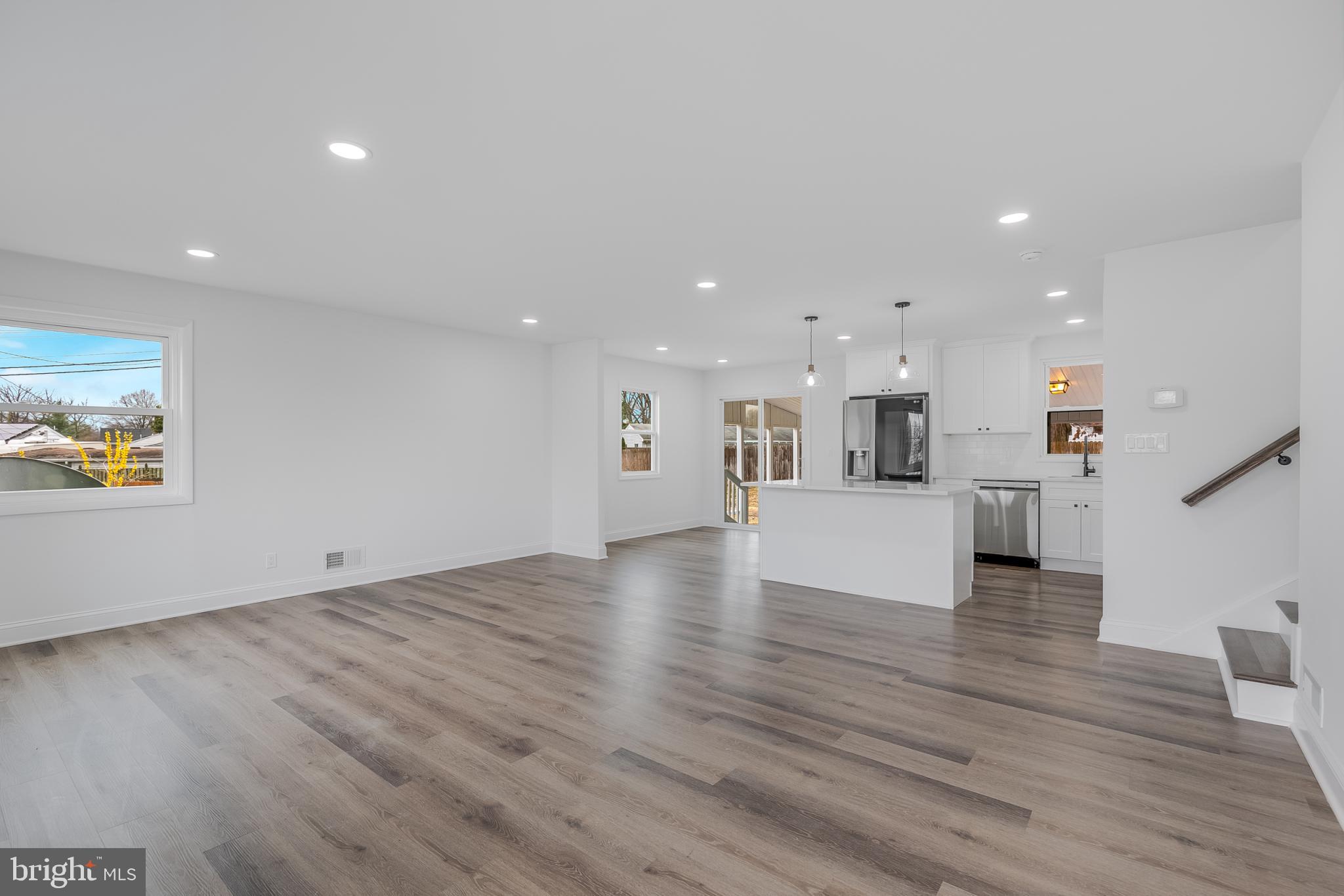 MUNROE GARDENS - Residential