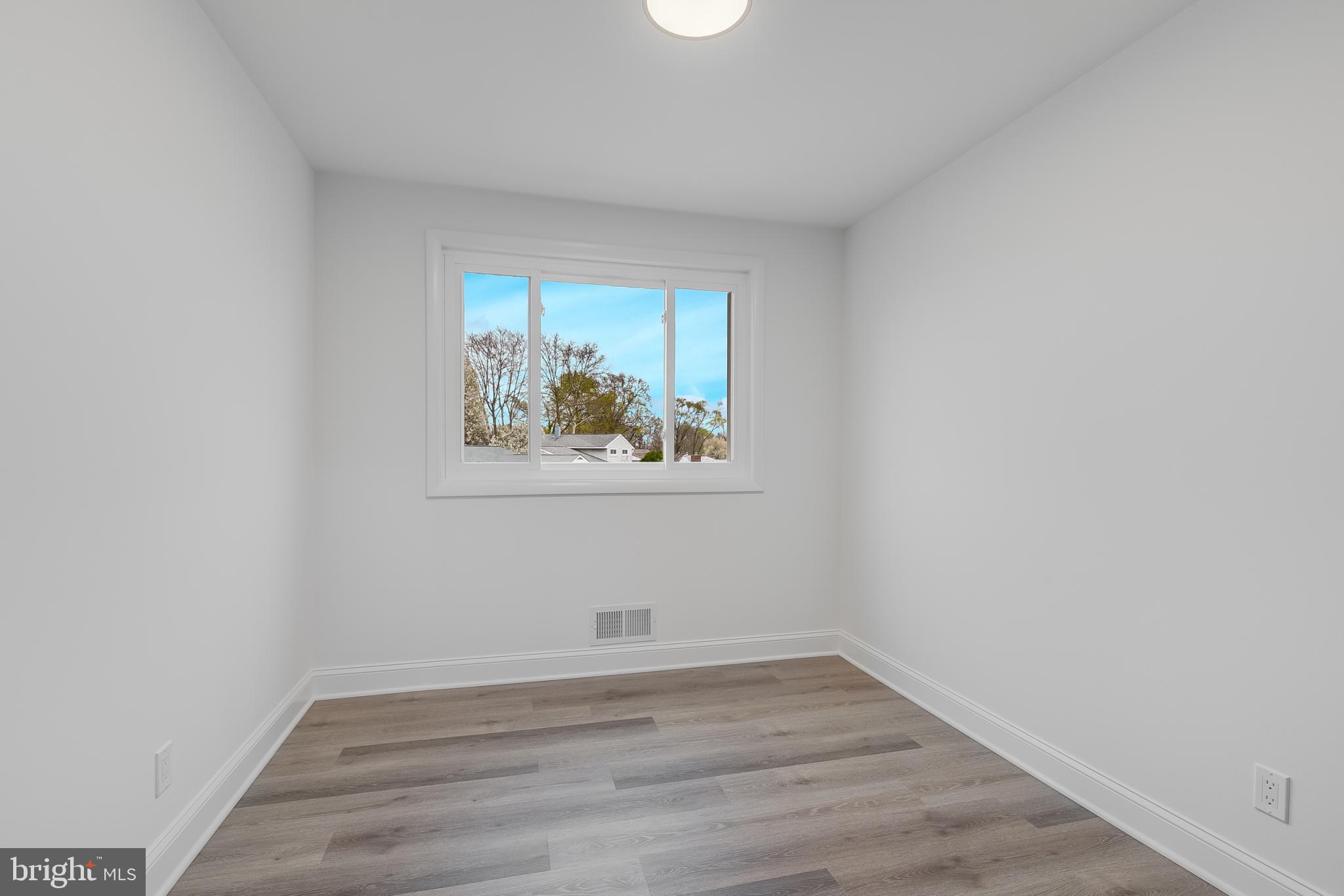 MUNROE GARDENS - Residential