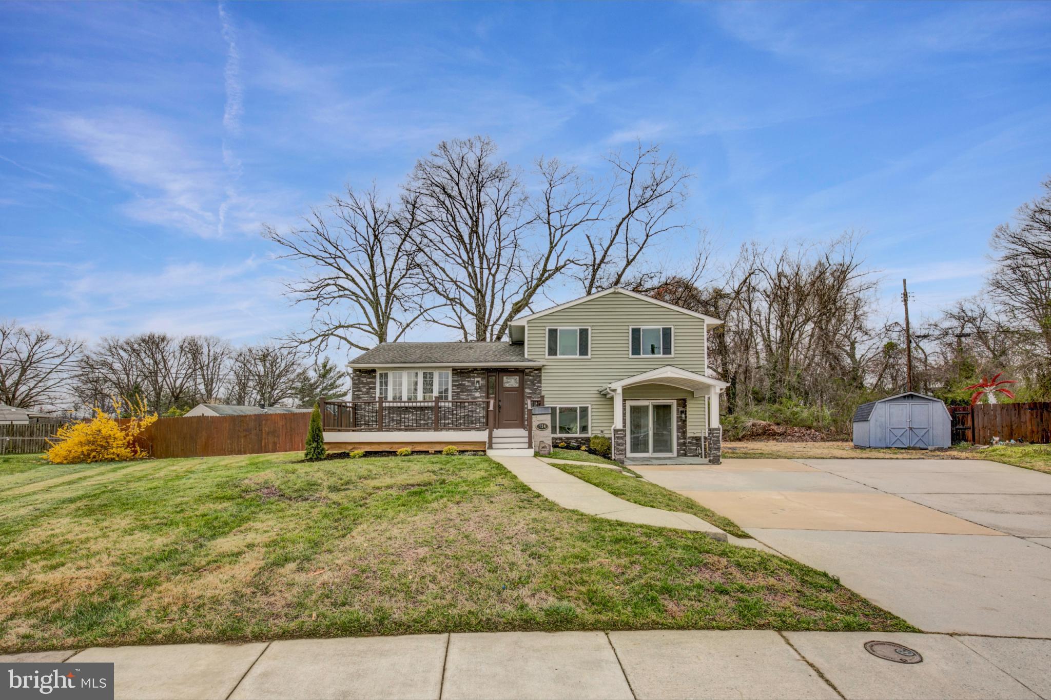 MUNROE GARDENS - Residential