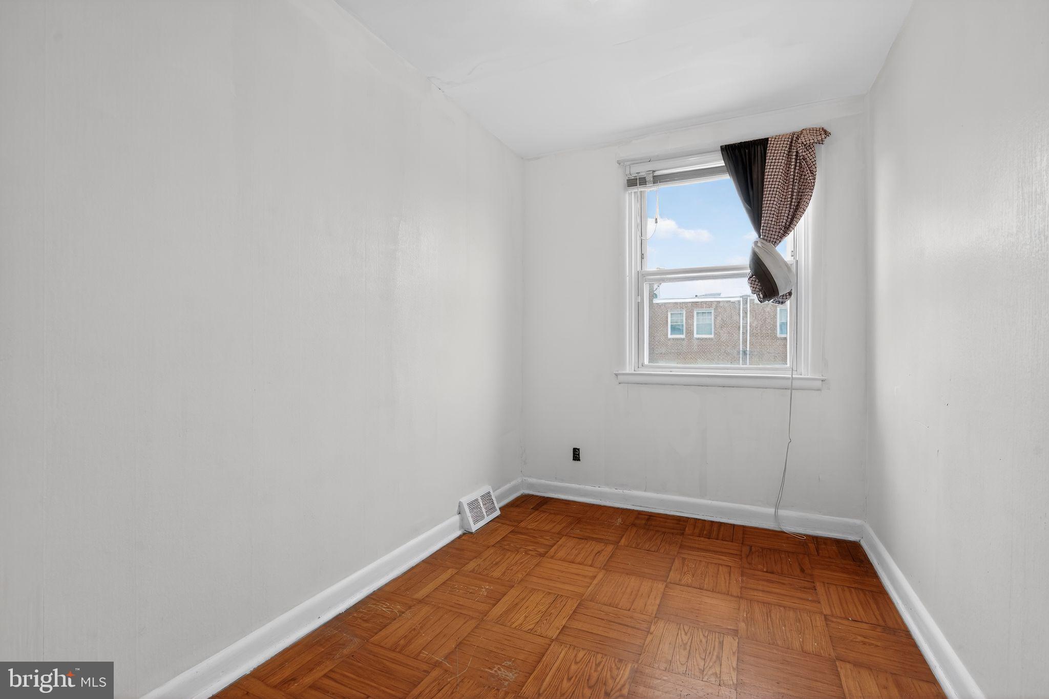 MAYFAIR (WEST) - Residential