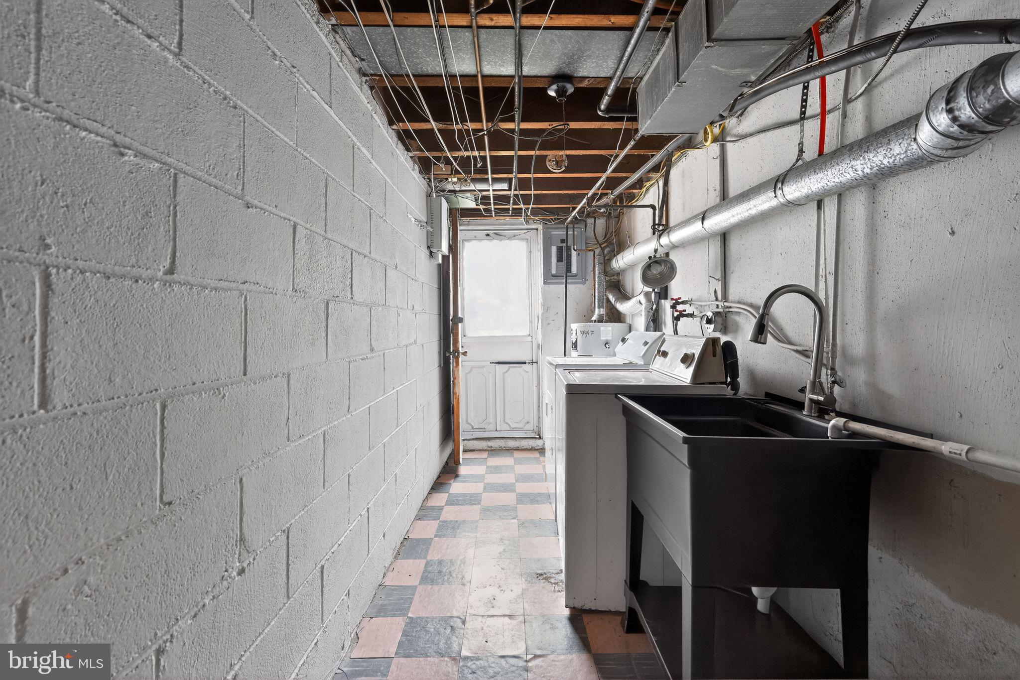 MAYFAIR (WEST) - Residential