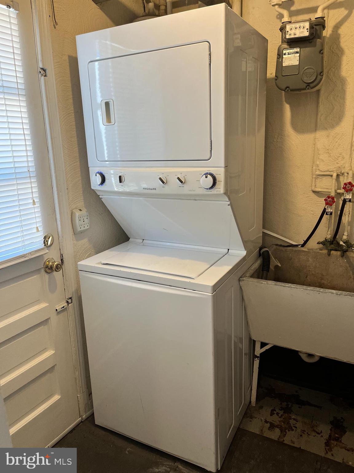 KENWOOD TOWERS - Residential Lease