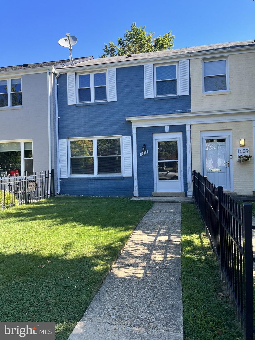 This ​Kenwood Towers 2 level interior row house features 3 bedrooms, 1 bath, hardwood floors throughout, fully equipped kitchen with opening to dining area, gas cooking and central air, fenced back yard with large patio, washer/dryer in storage room with access to the backyard off of the kitchen, available mid-May! Perfectly located close to public transportation, restaurants, shops.