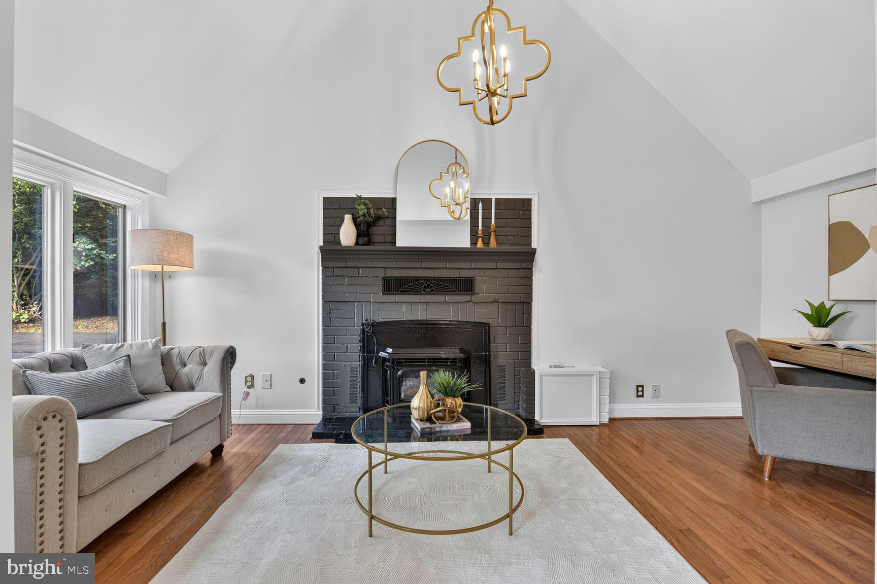 1007 EVONSHIRE LANE