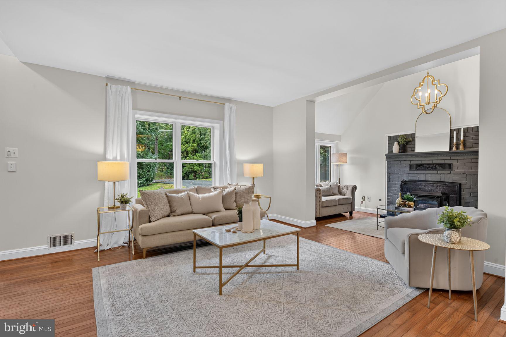 1007 EVONSHIRE LANE