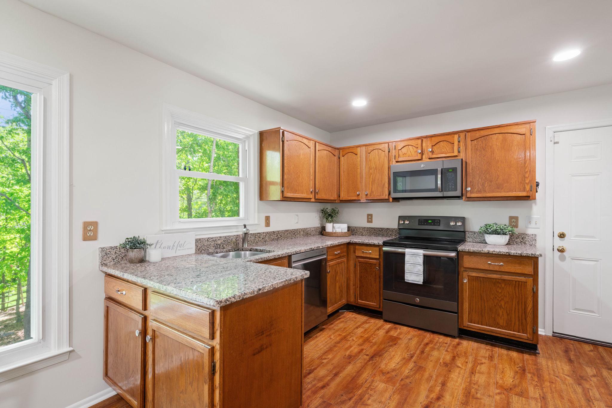 LAKE RIDGE - Residential