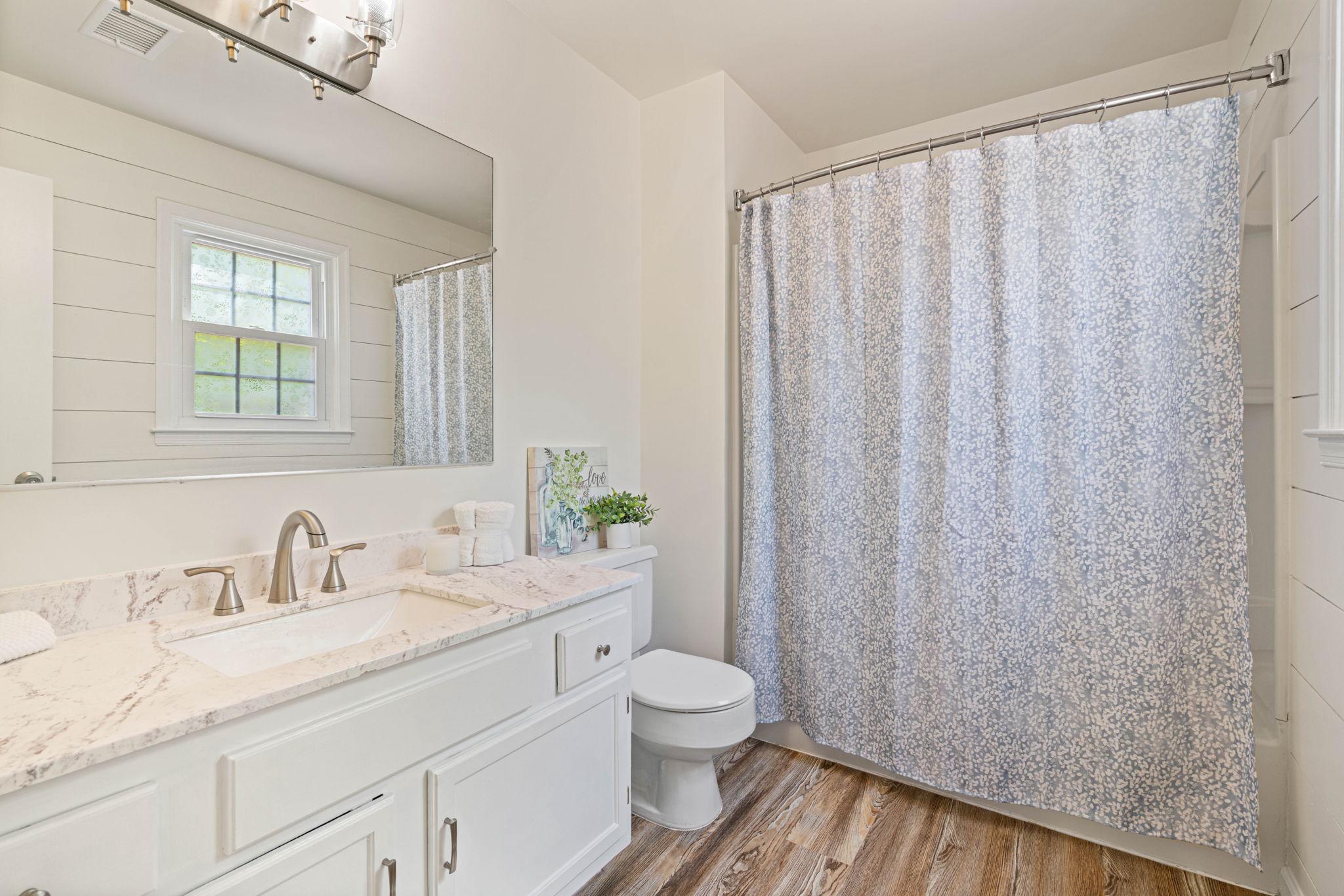 LAKE RIDGE - Residential