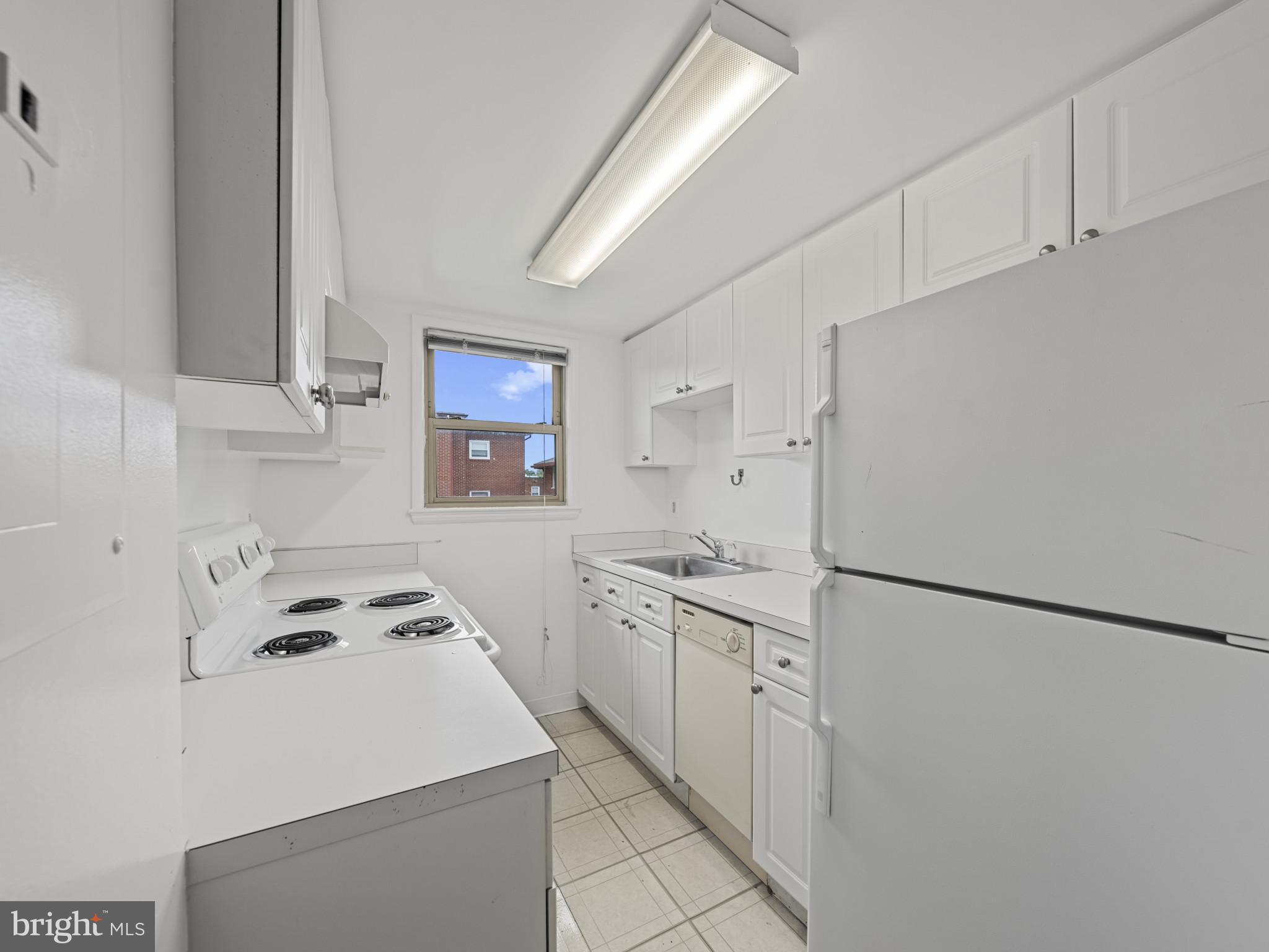 2030 N WOODROW STREET 11