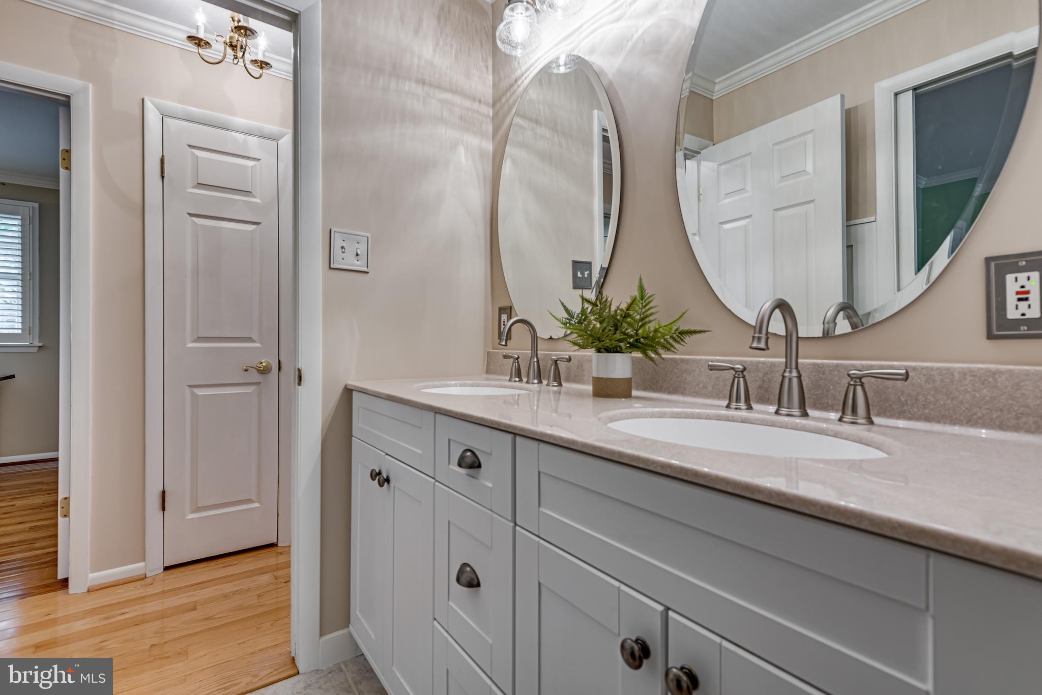 VILLAGE OF NEARBROOK - Residential