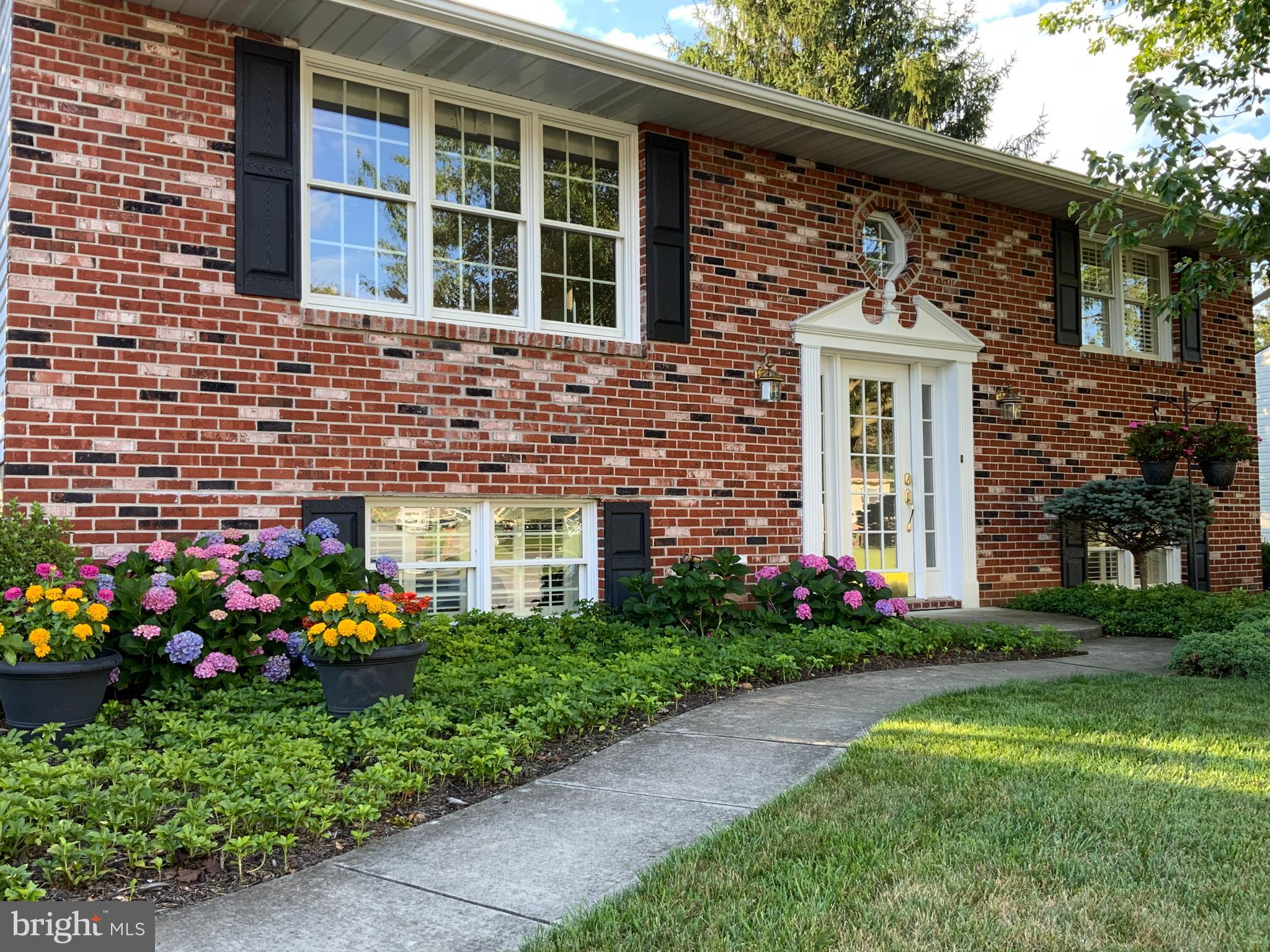 VILLAGE OF NEARBROOK - Residential