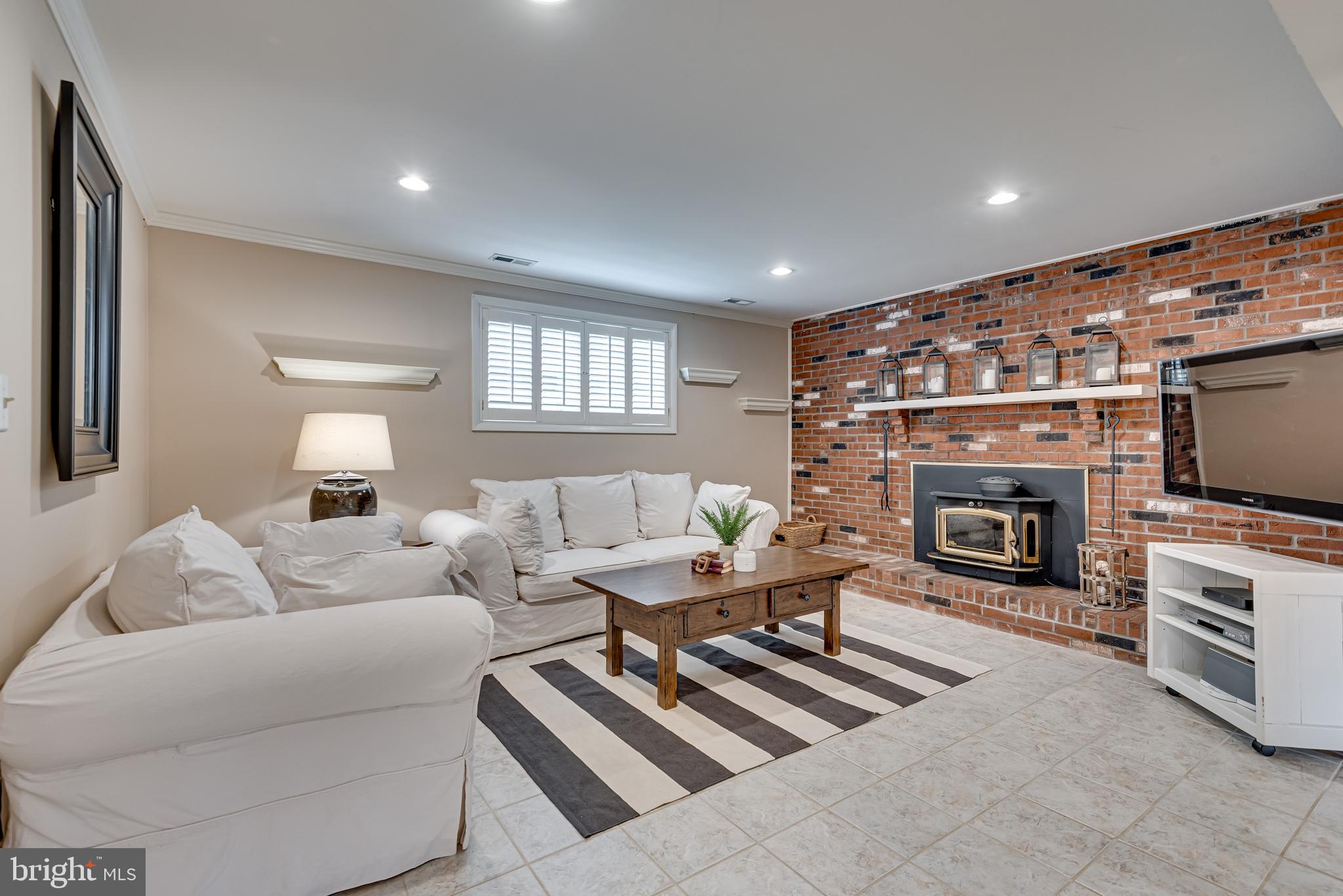 VILLAGE OF NEARBROOK - Residential