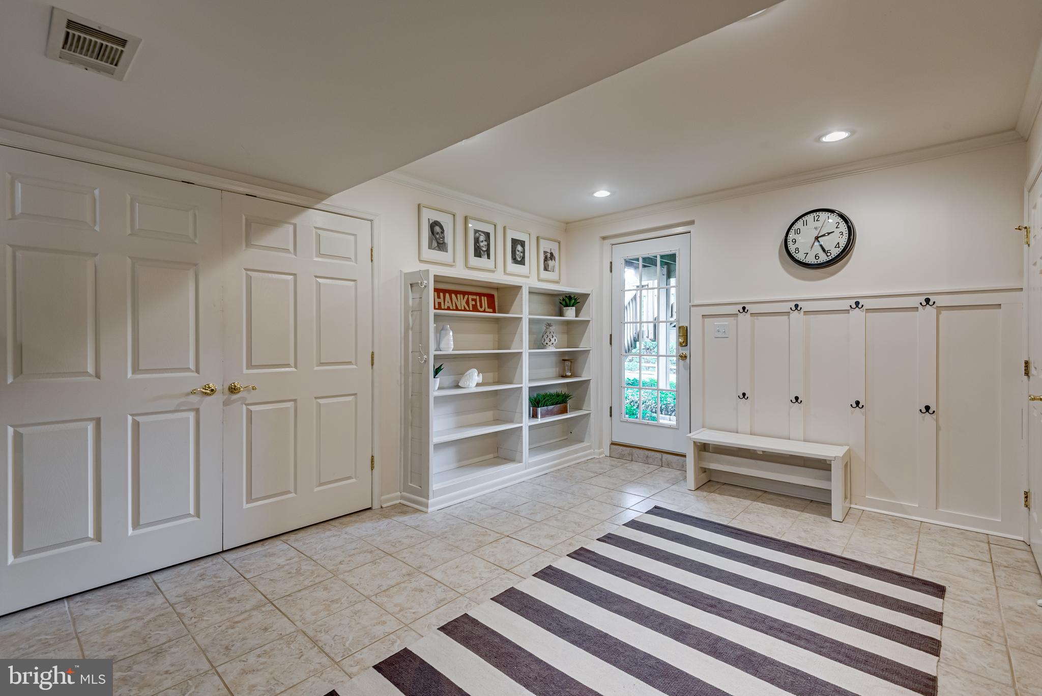 VILLAGE OF NEARBROOK - Residential