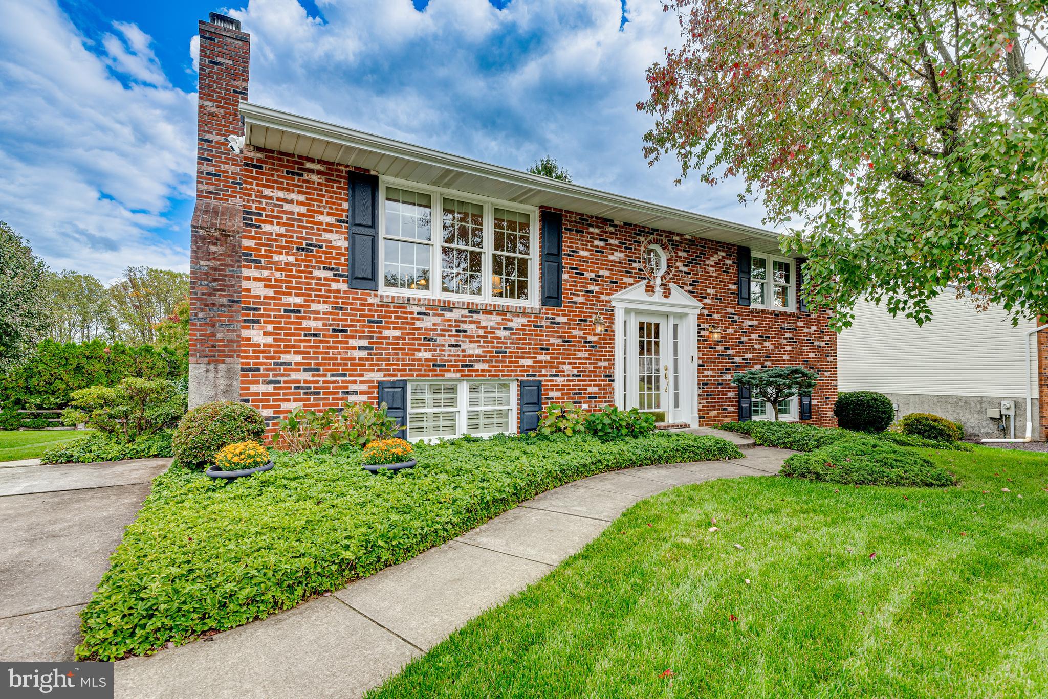 VILLAGE OF NEARBROOK - Residential