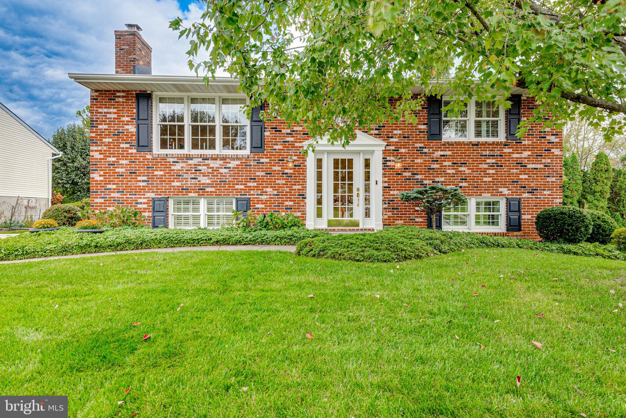 VILLAGE OF NEARBROOK - Residential