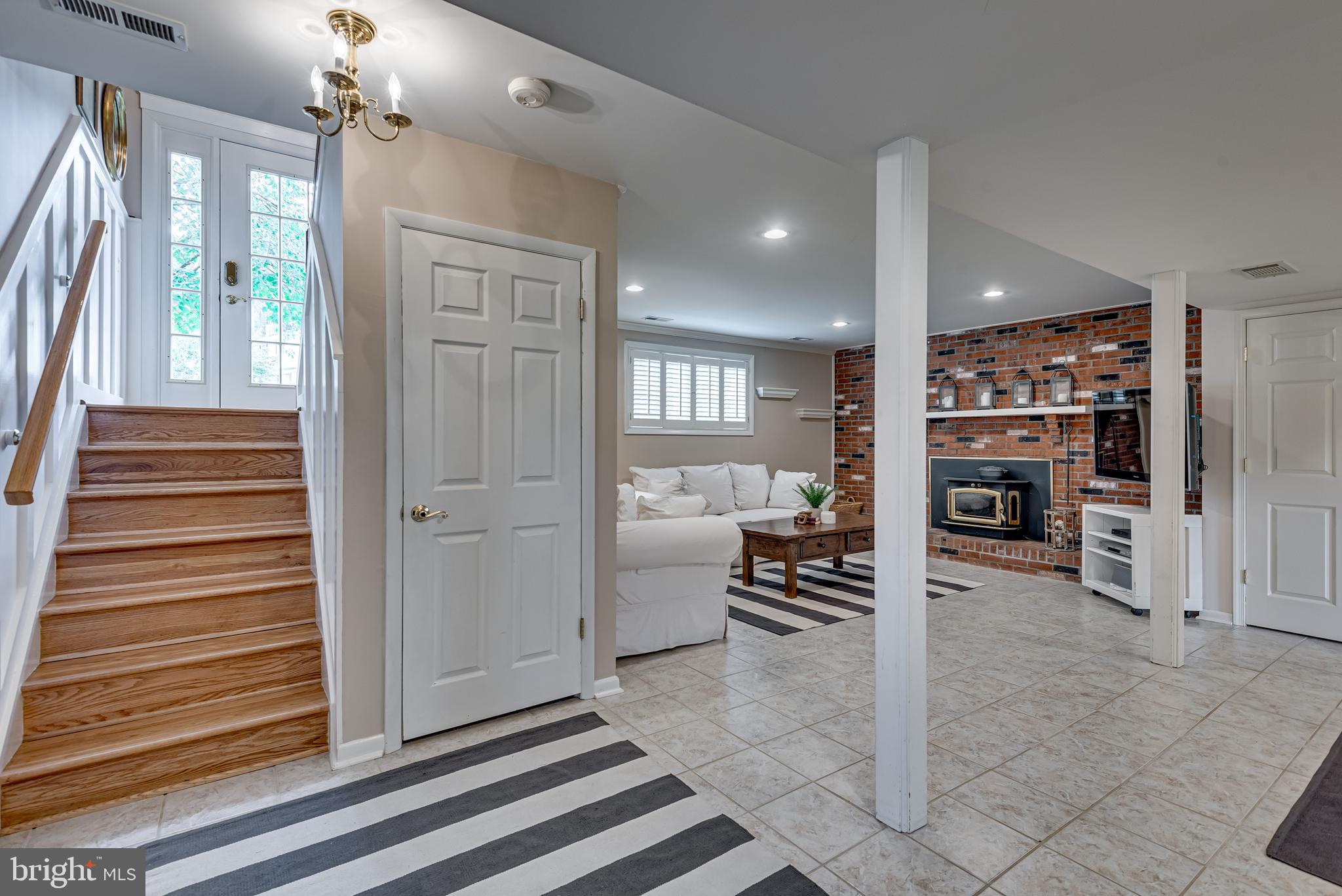 VILLAGE OF NEARBROOK - Residential