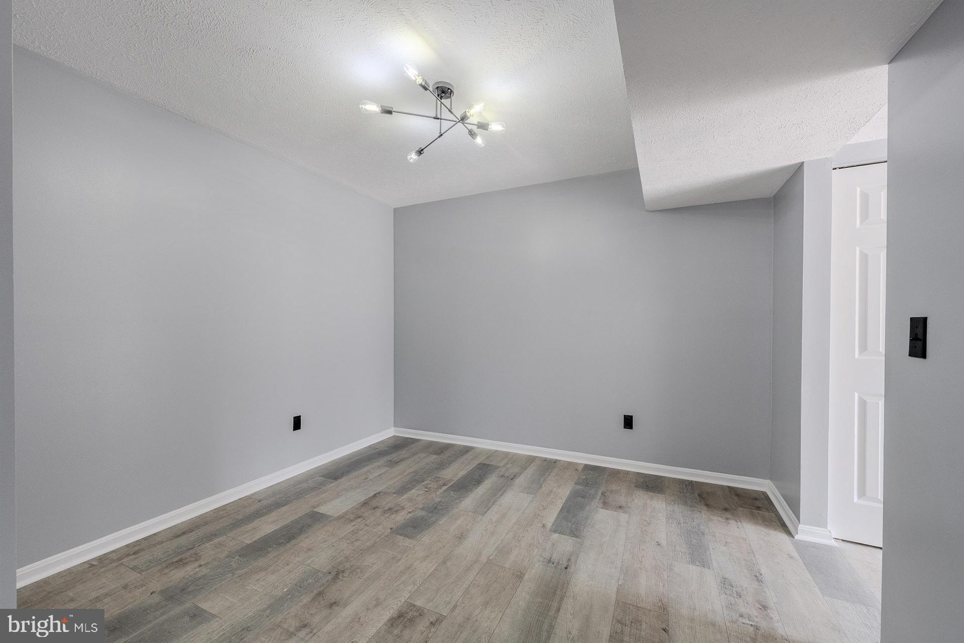 SINGLETONS GROVE - Residential