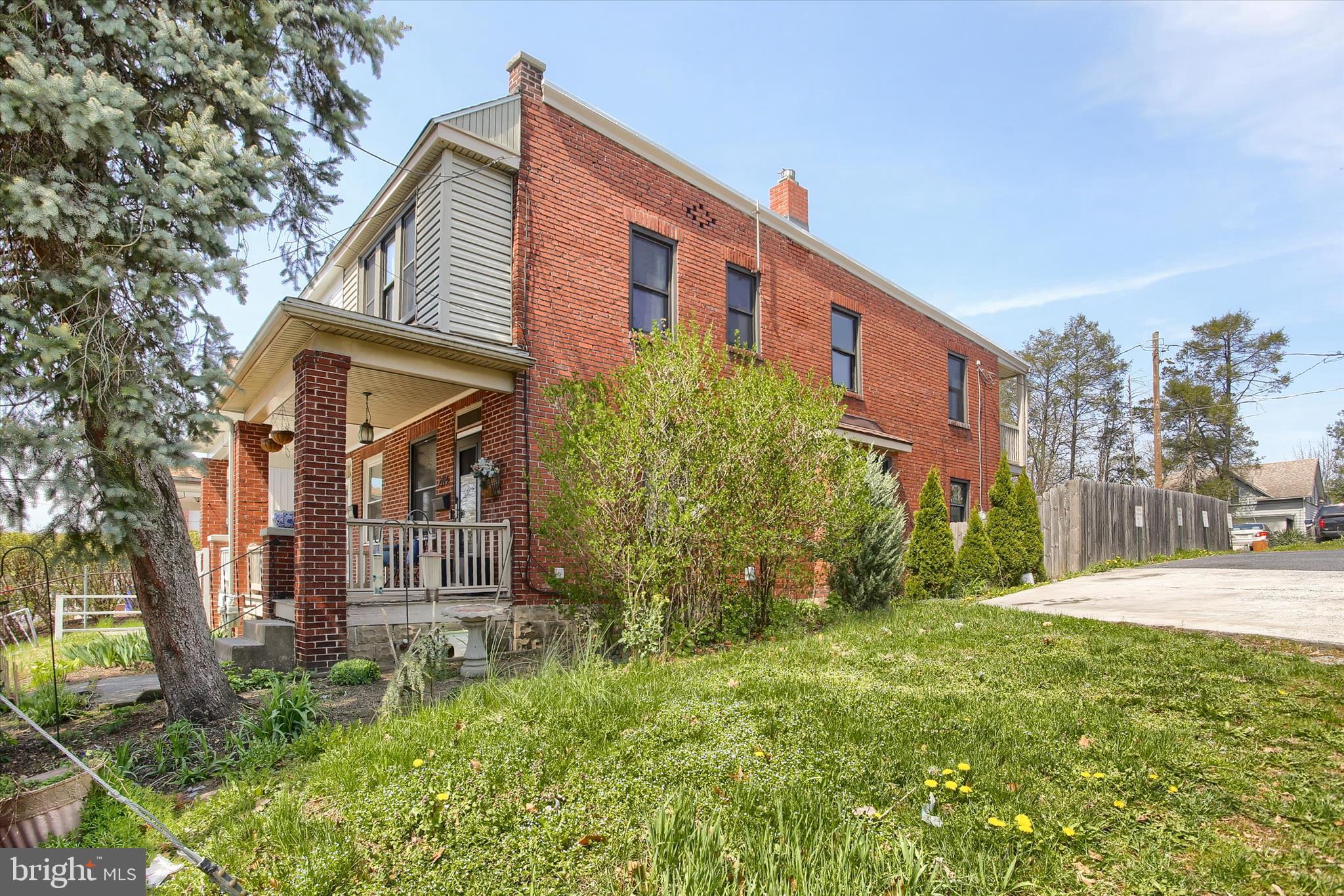 2714 GREENWOOD STREET