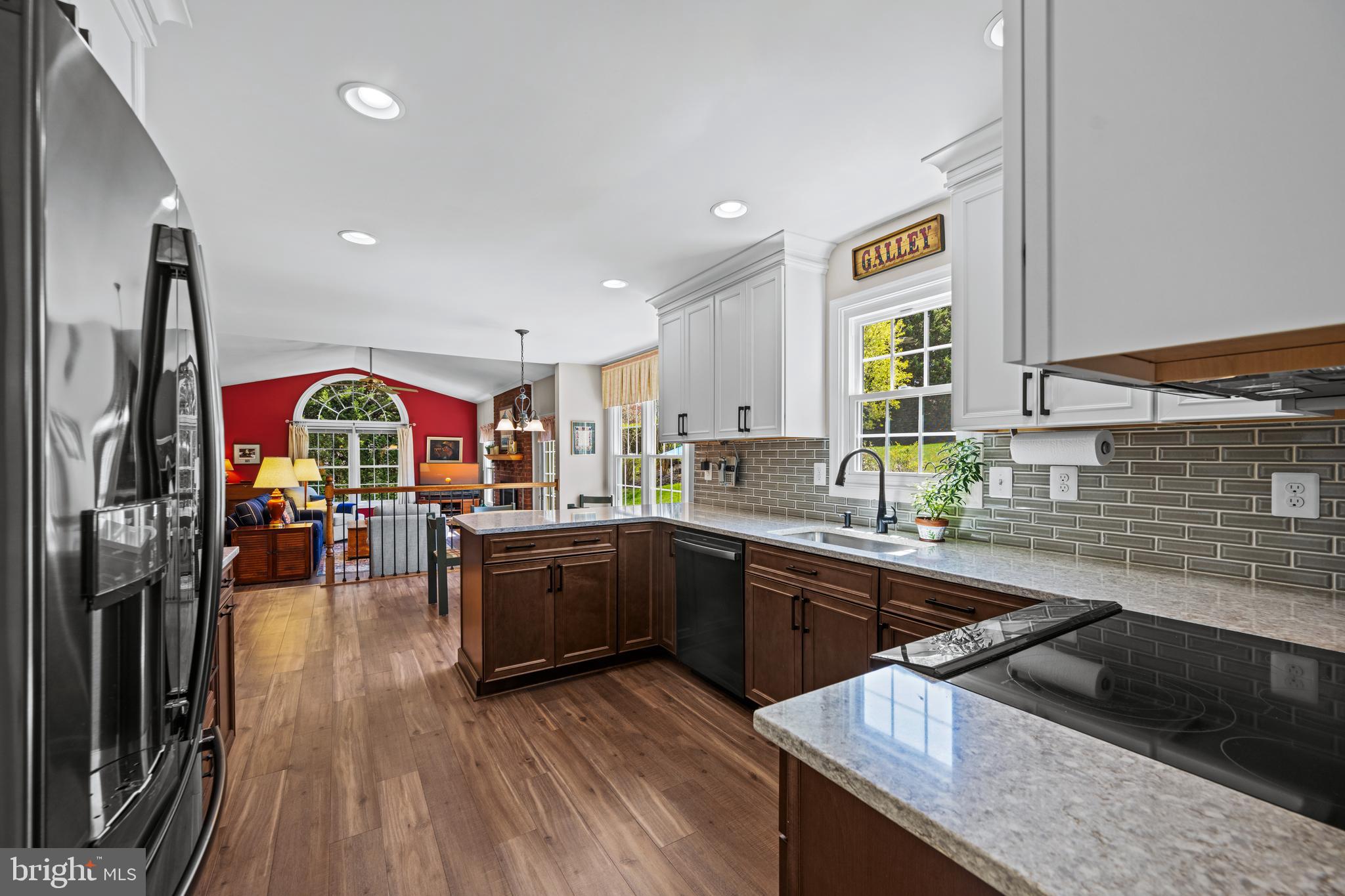 ROCKBURN TOWNSHP - Residential