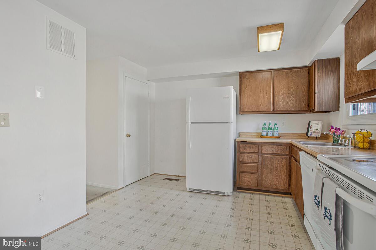 COHANSEY COURTS - Residential