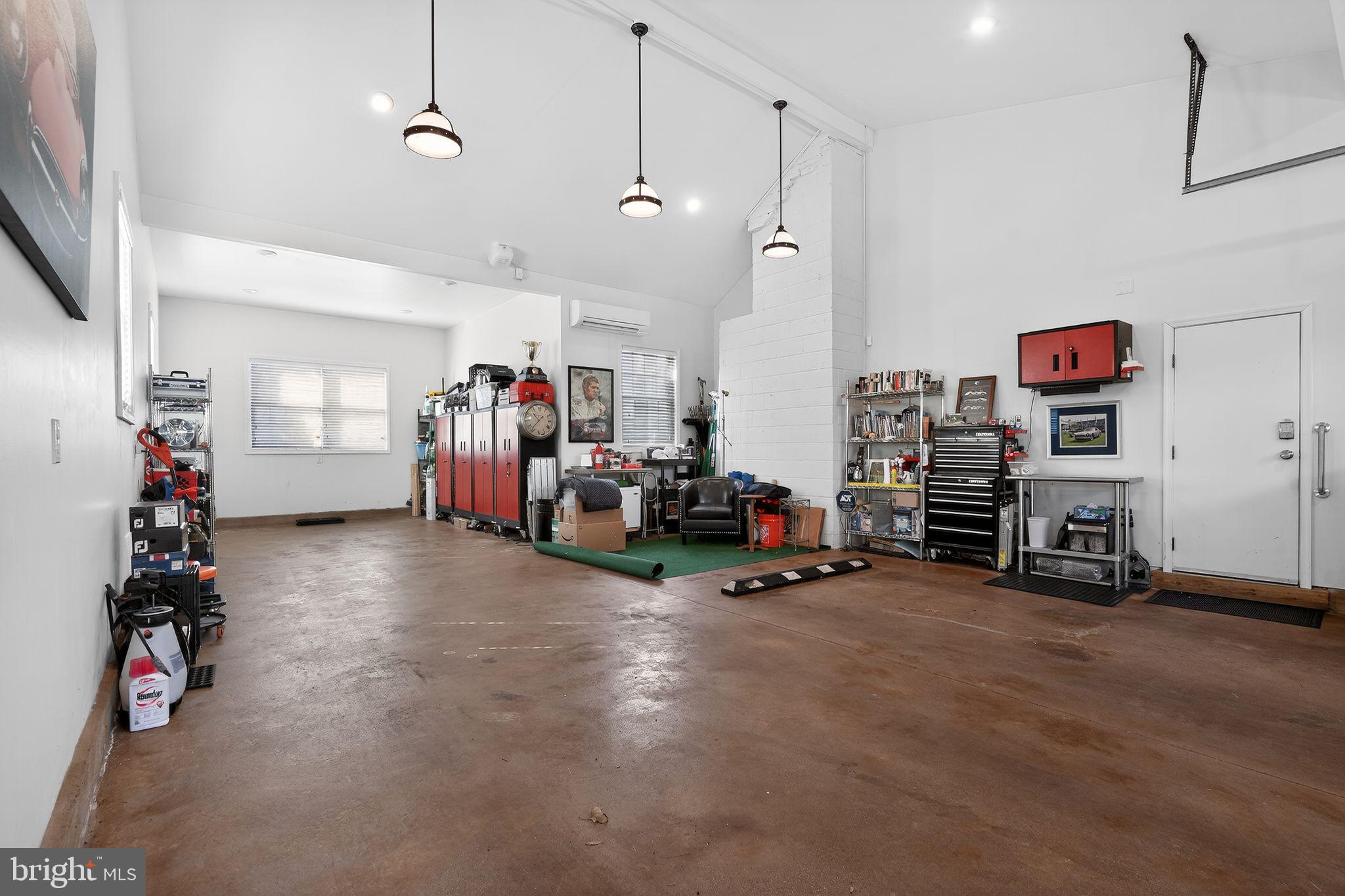 WYNNEWOOD - Residential