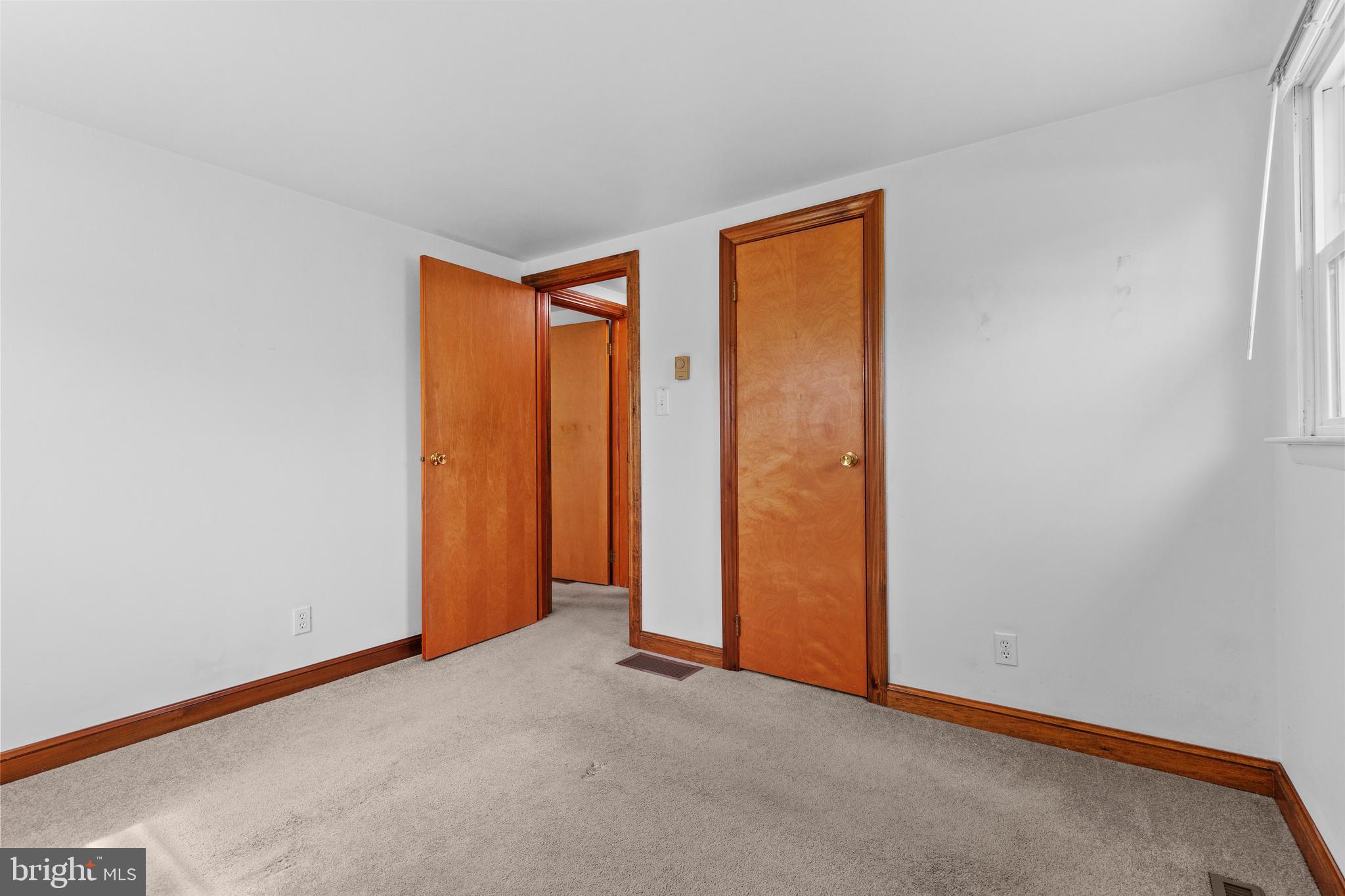 SCHLUSSER VILLAGE - Residential