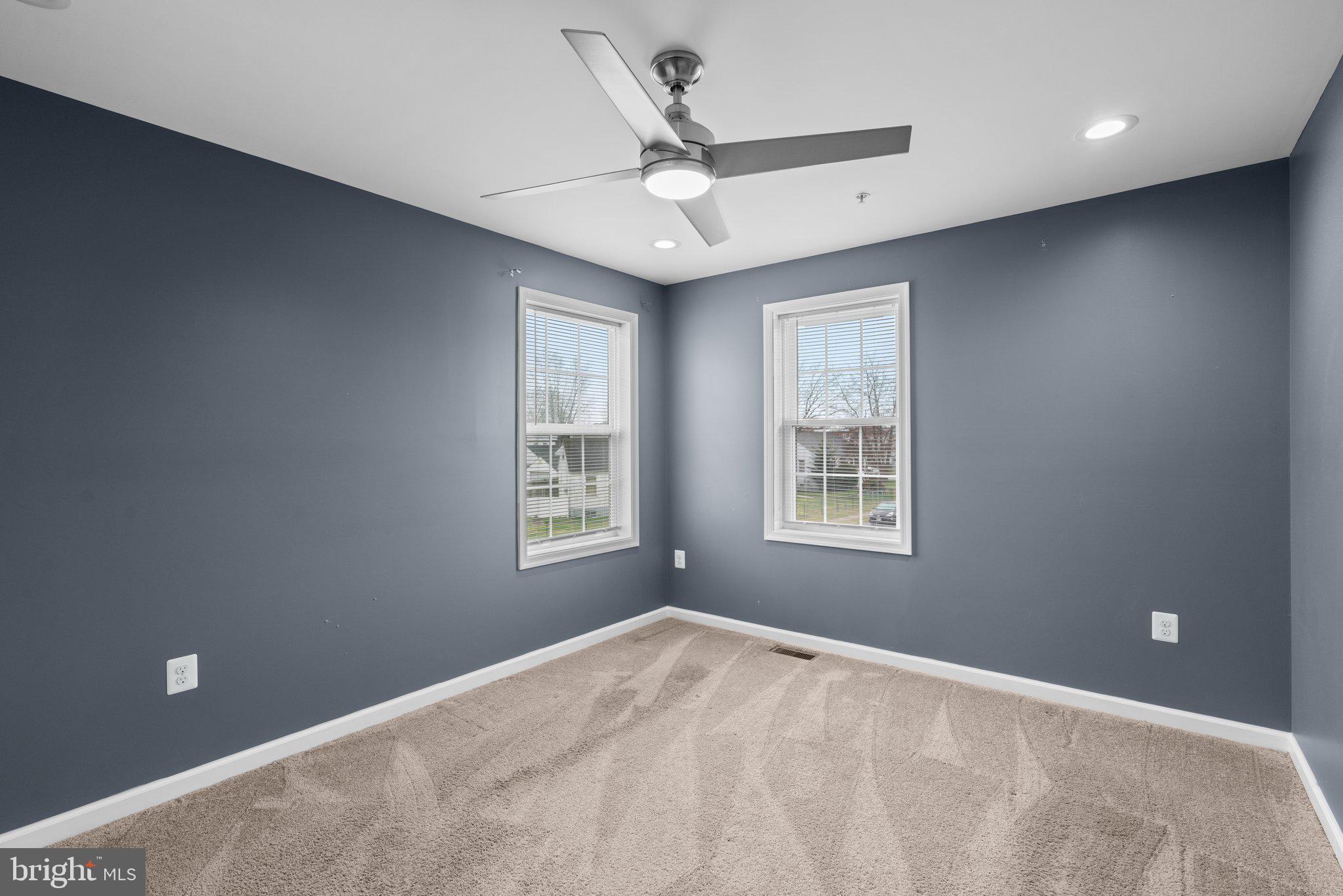 GRAY MANOR - Residential