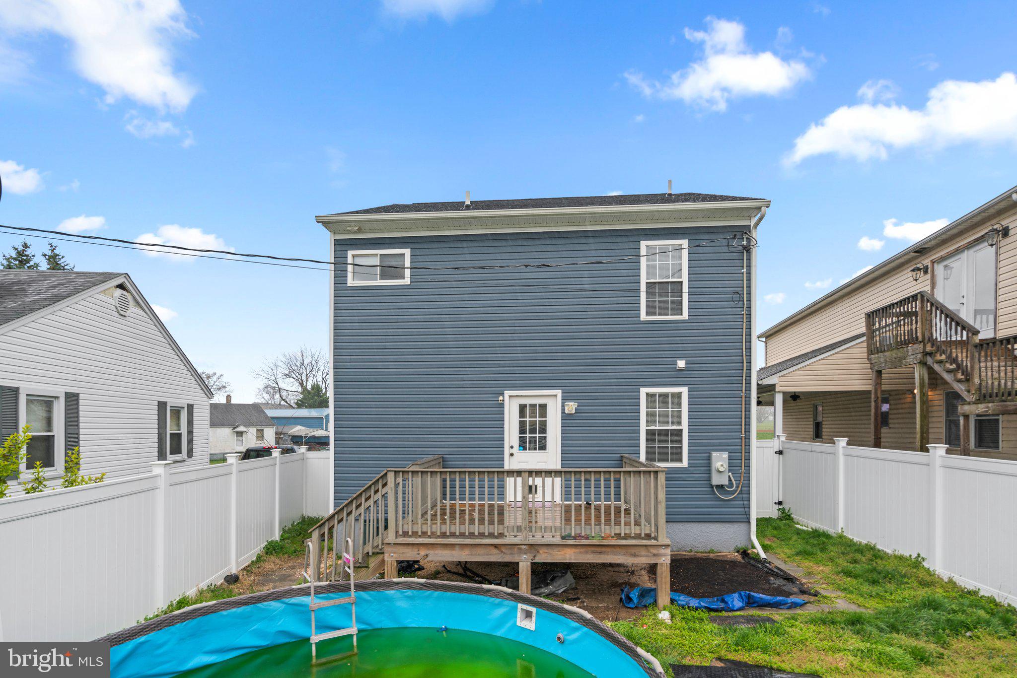 GRAY MANOR - Residential