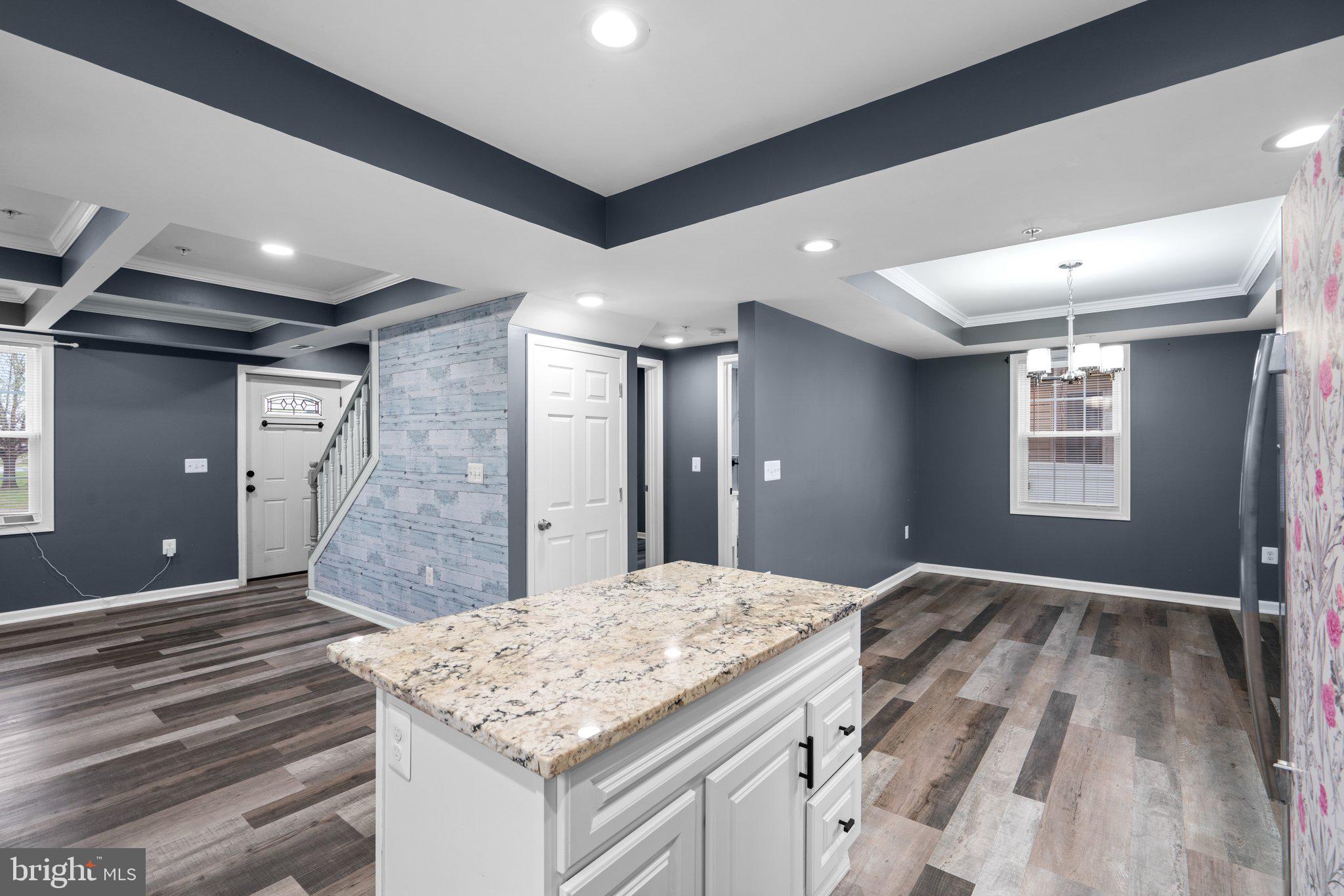 GRAY MANOR - Residential