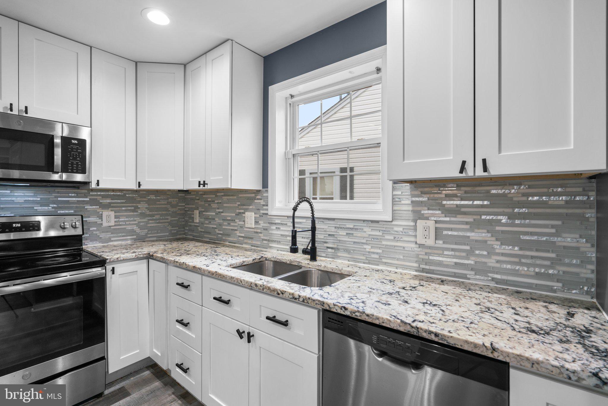 GRAY MANOR - Residential