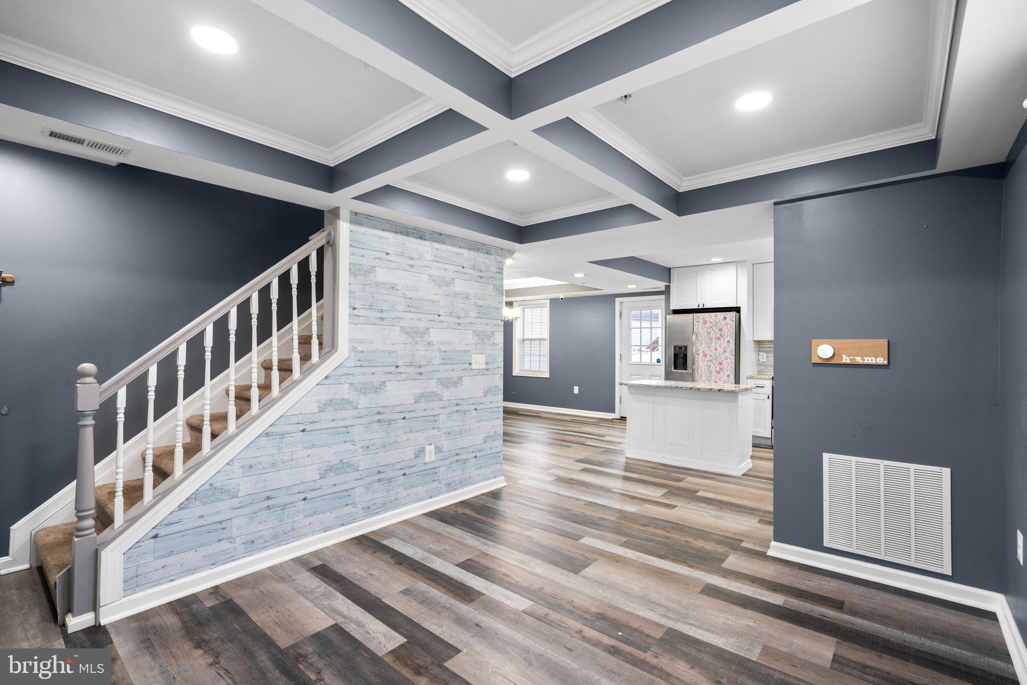 GRAY MANOR - Residential