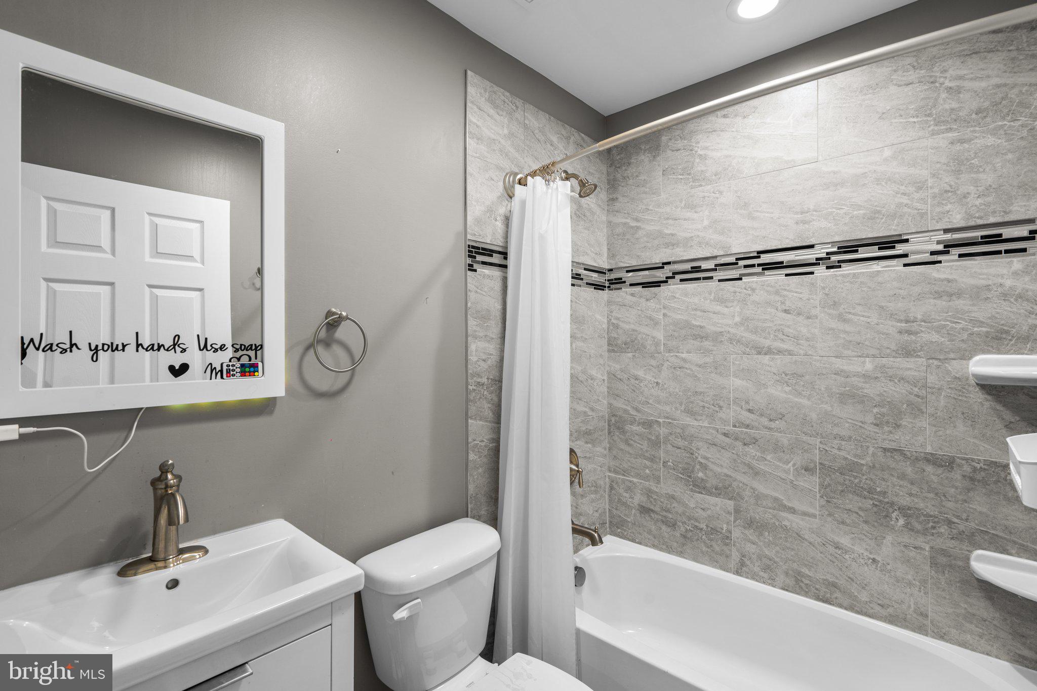 GRAY MANOR - Residential