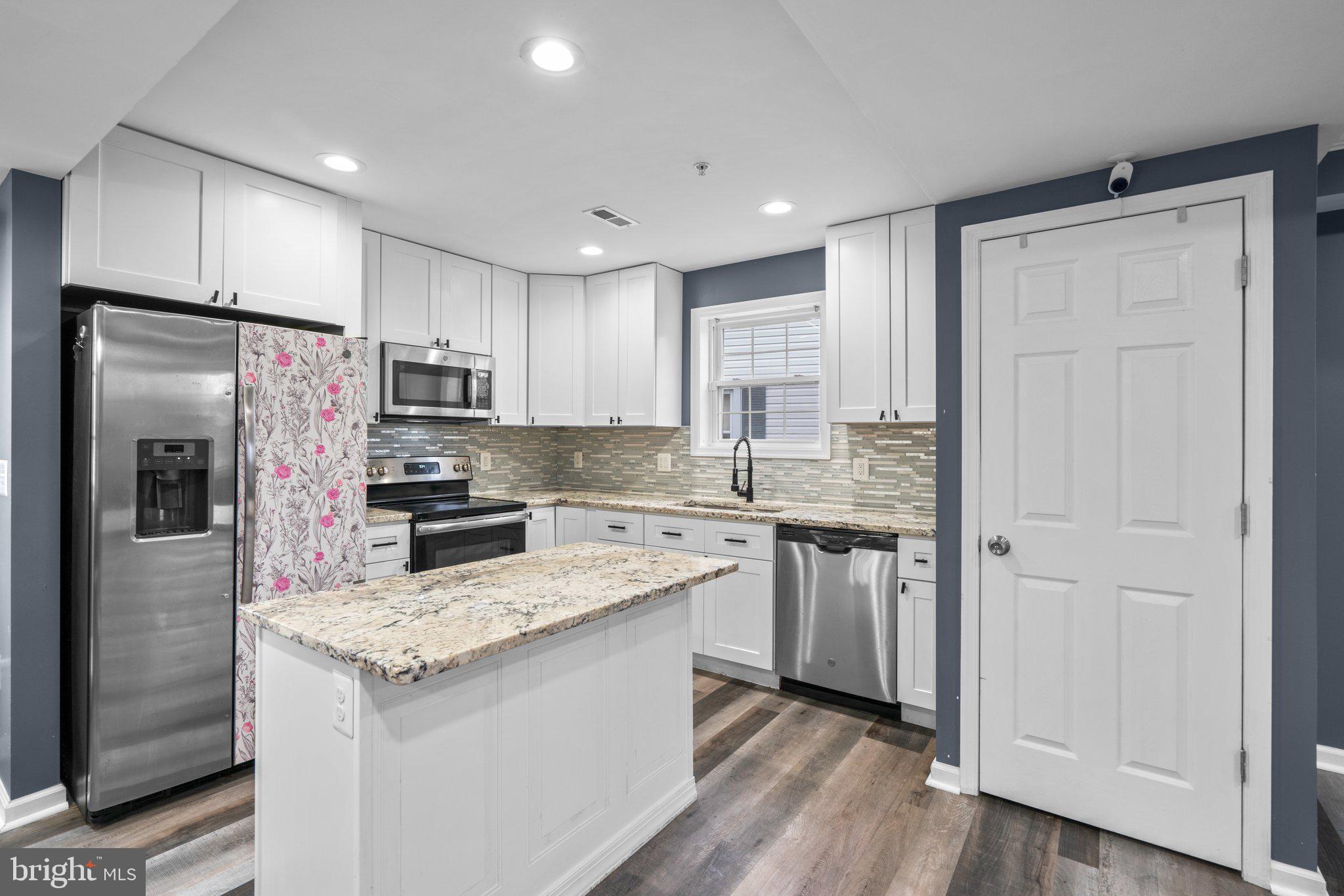 GRAY MANOR - Residential