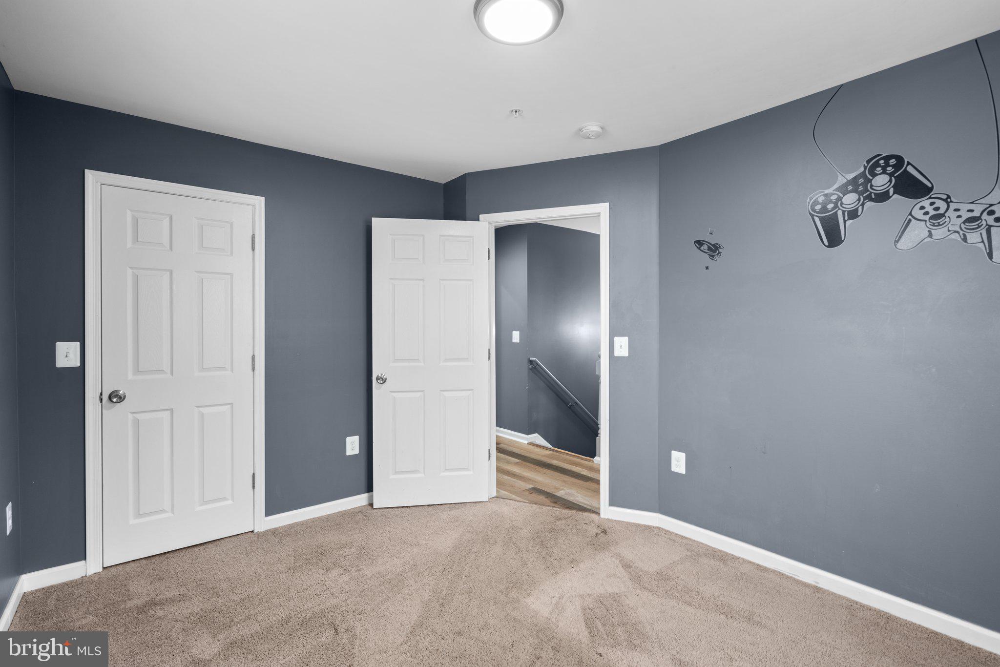 GRAY MANOR - Residential