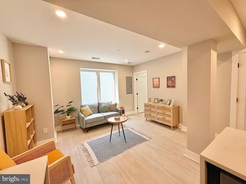 1806 D STREET NE 1 WASHINGTON DC 20002