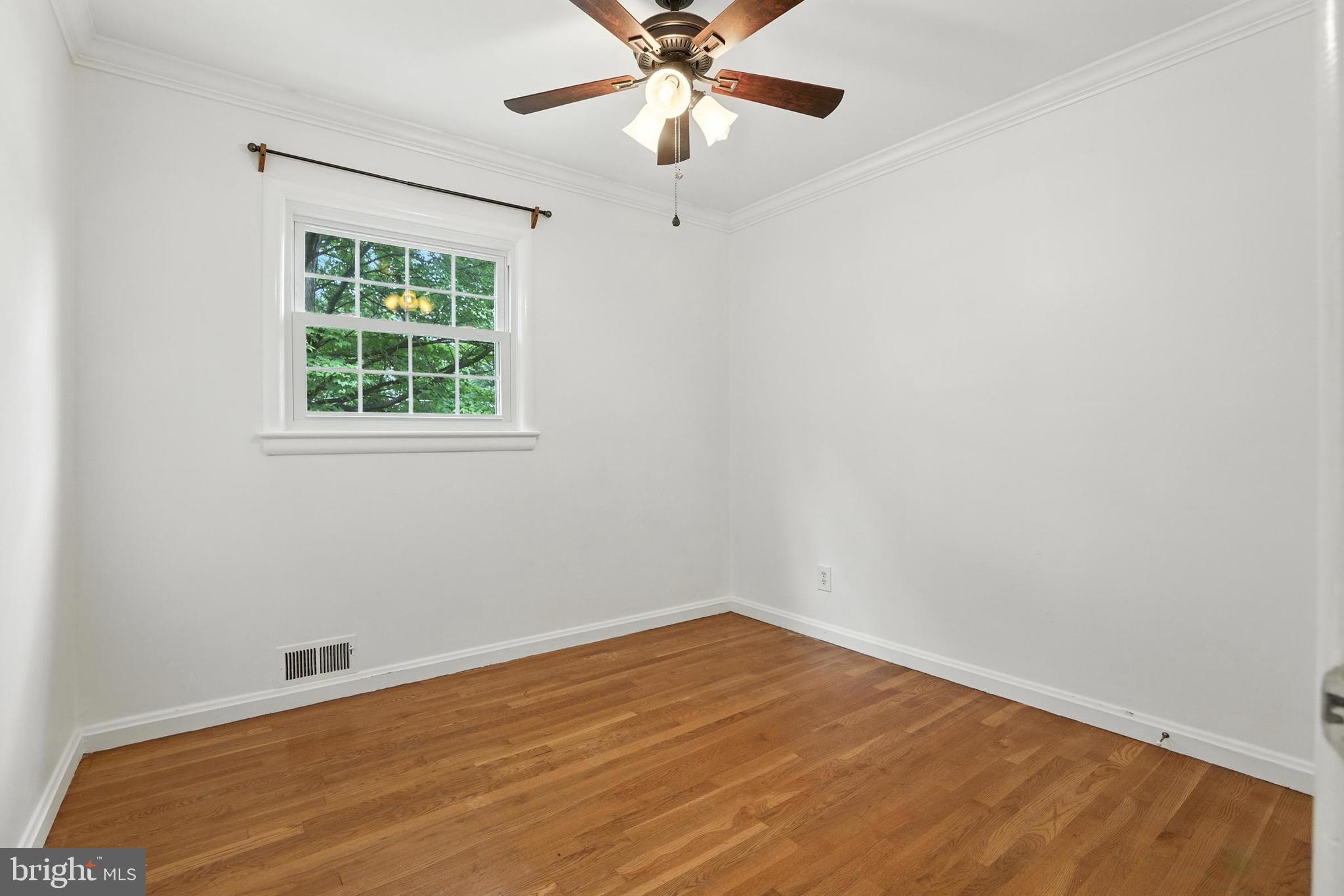 VIENNA WOODS - Residential Lease