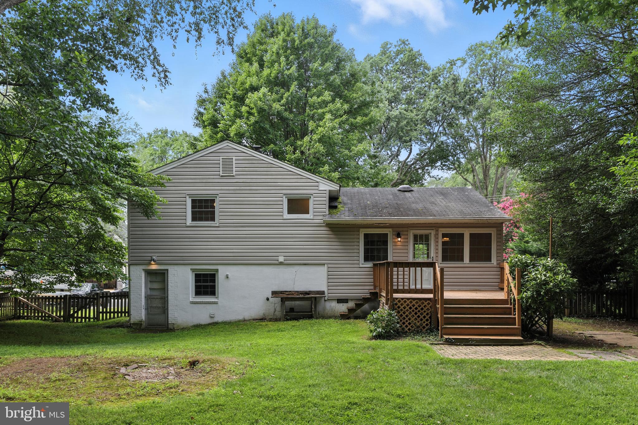 VIENNA WOODS - Residential Lease