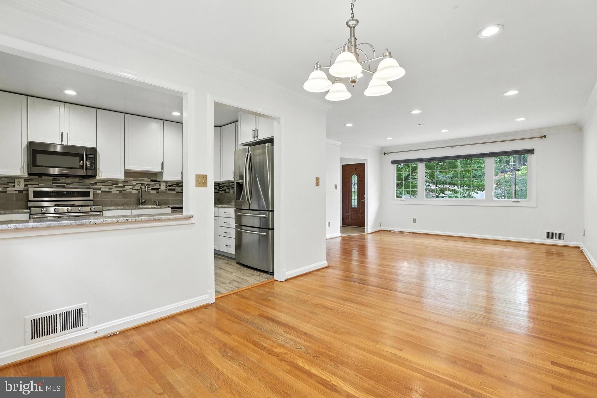 VIENNA WOODS - Residential Lease