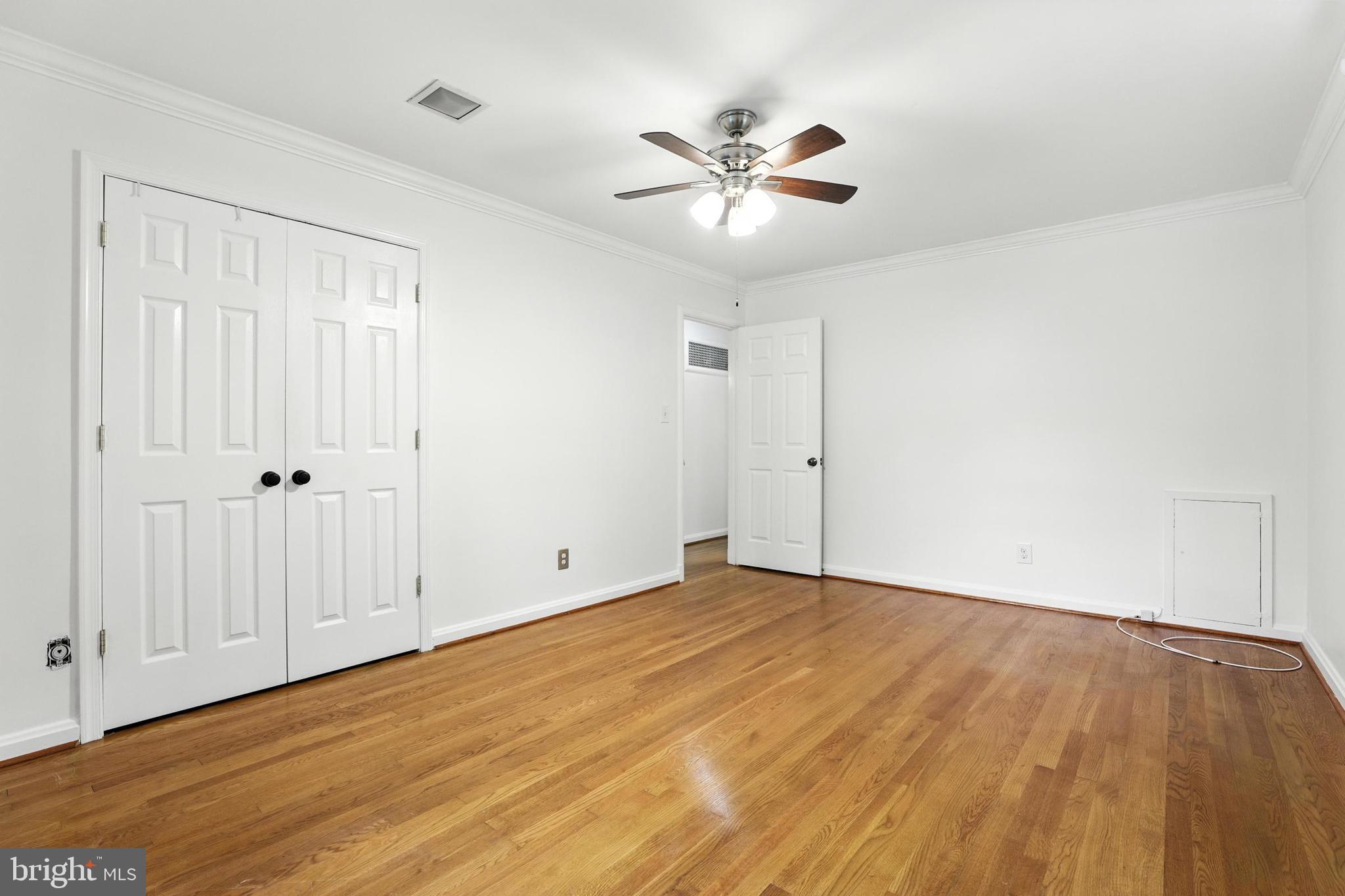 VIENNA WOODS - Residential Lease