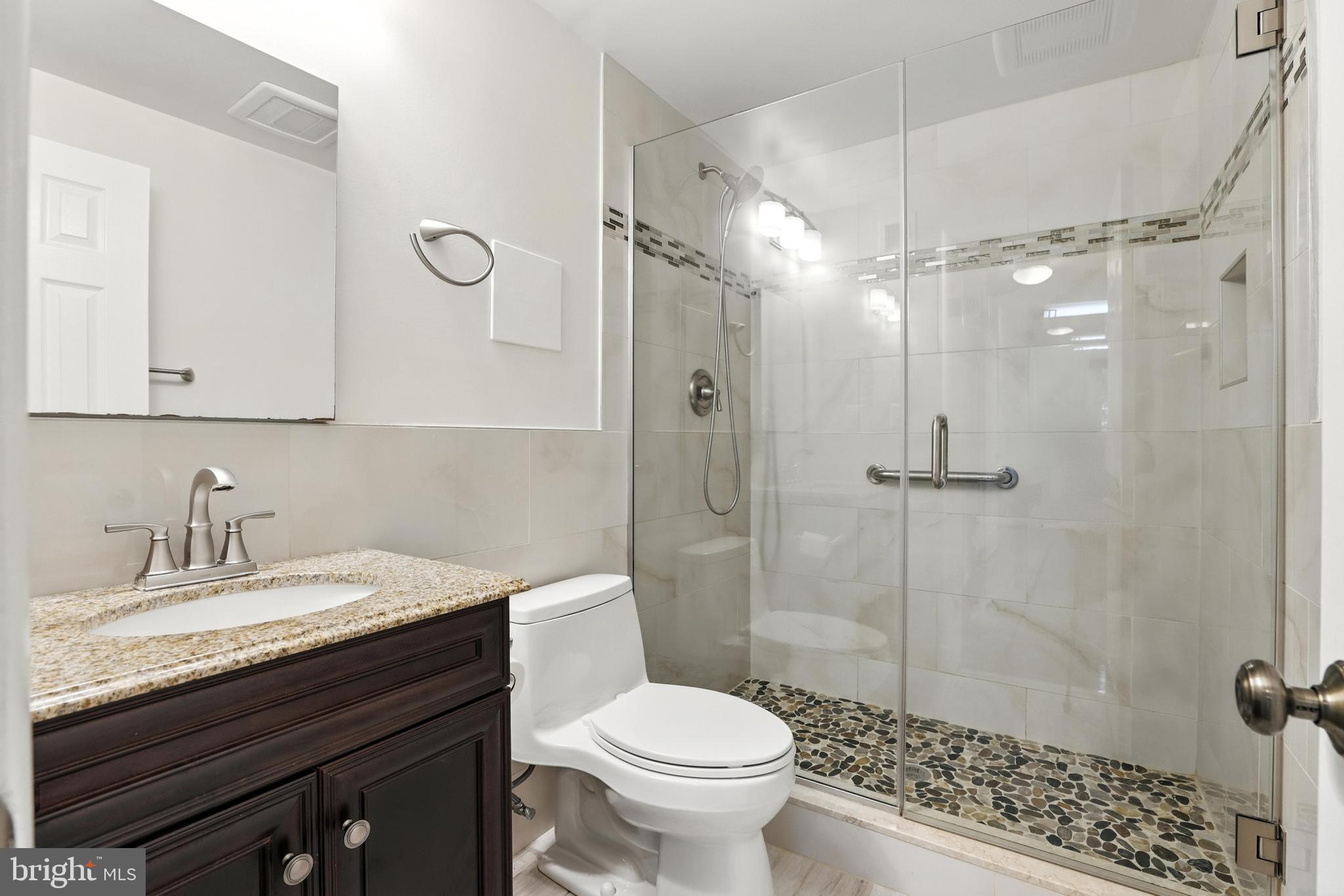 VIENNA WOODS - Residential Lease