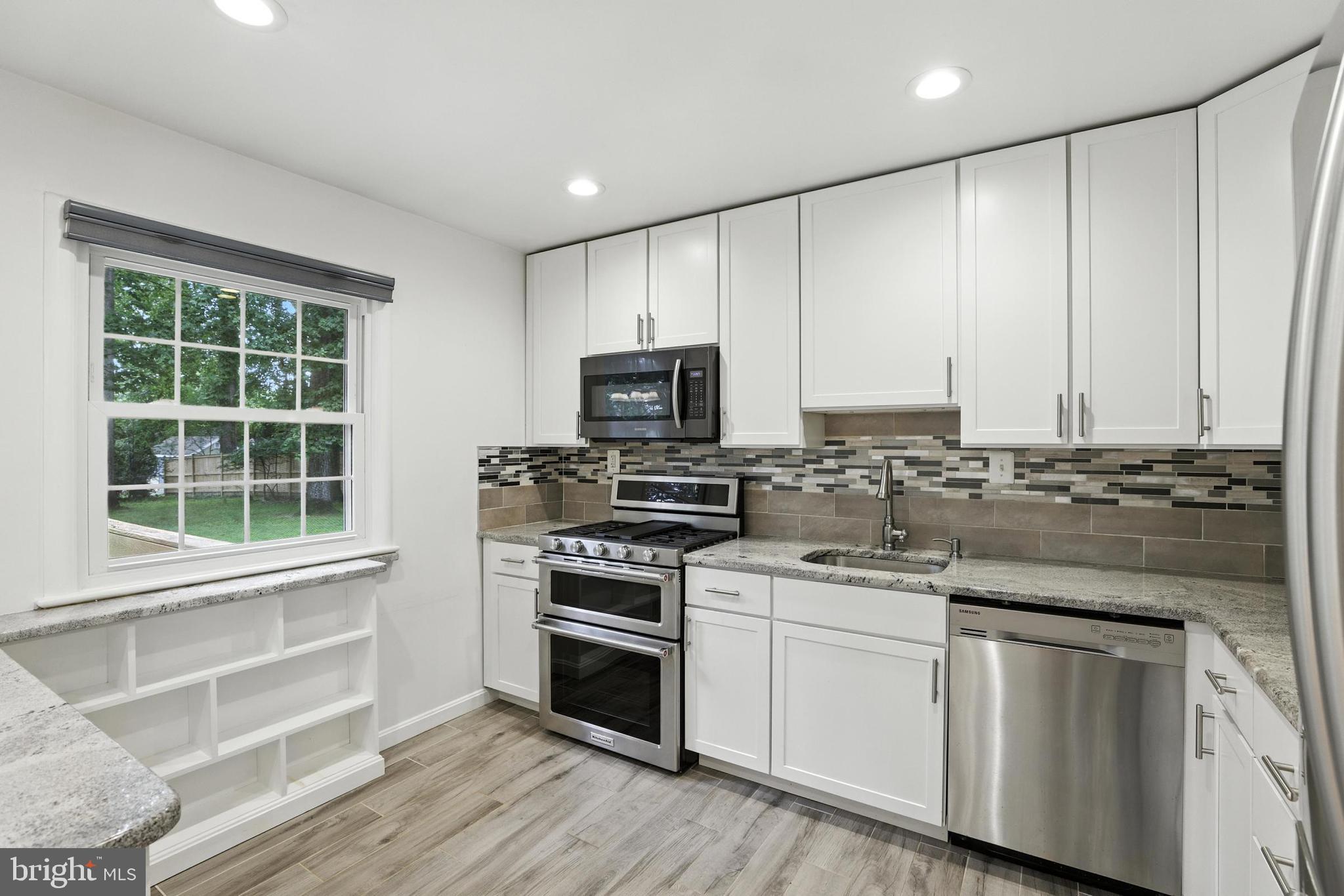 VIENNA WOODS - Residential Lease