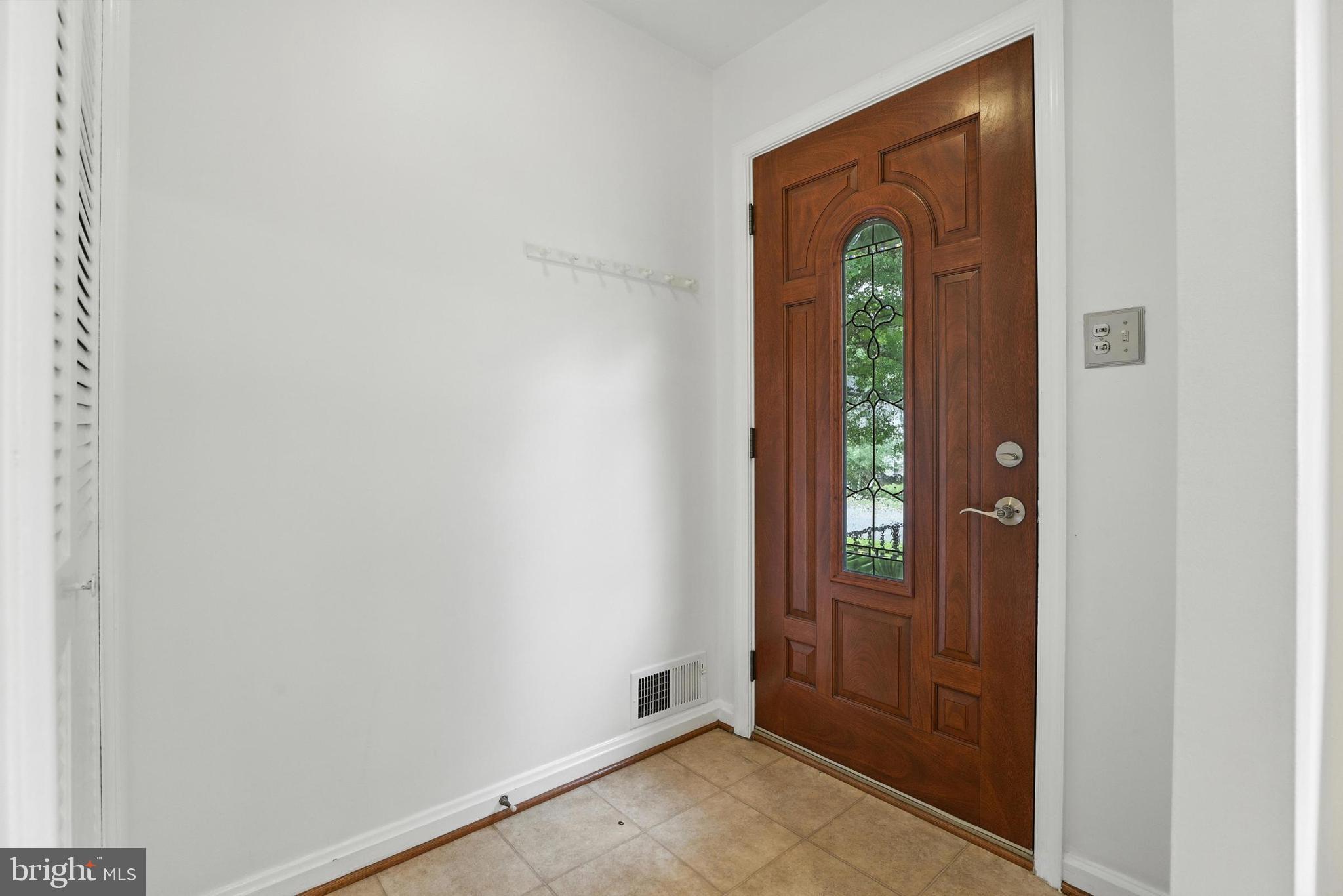 VIENNA WOODS - Residential Lease