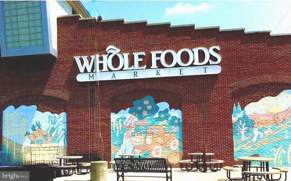 VIENNA WOODS - Residential Lease