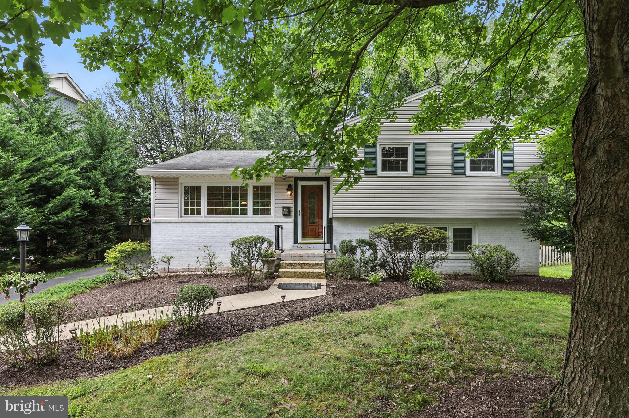 VIENNA WOODS - Residential Lease