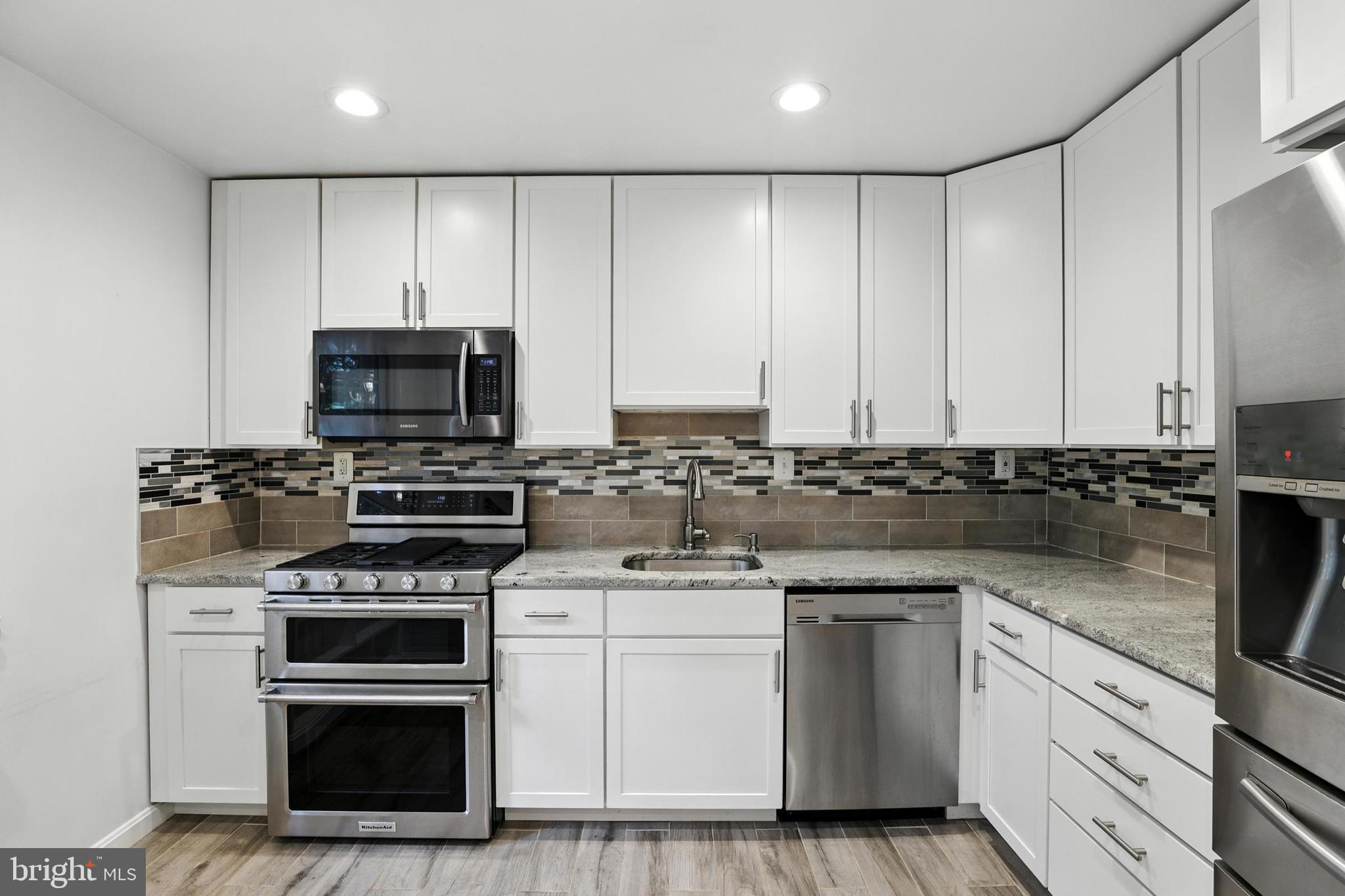 VIENNA WOODS - Residential Lease