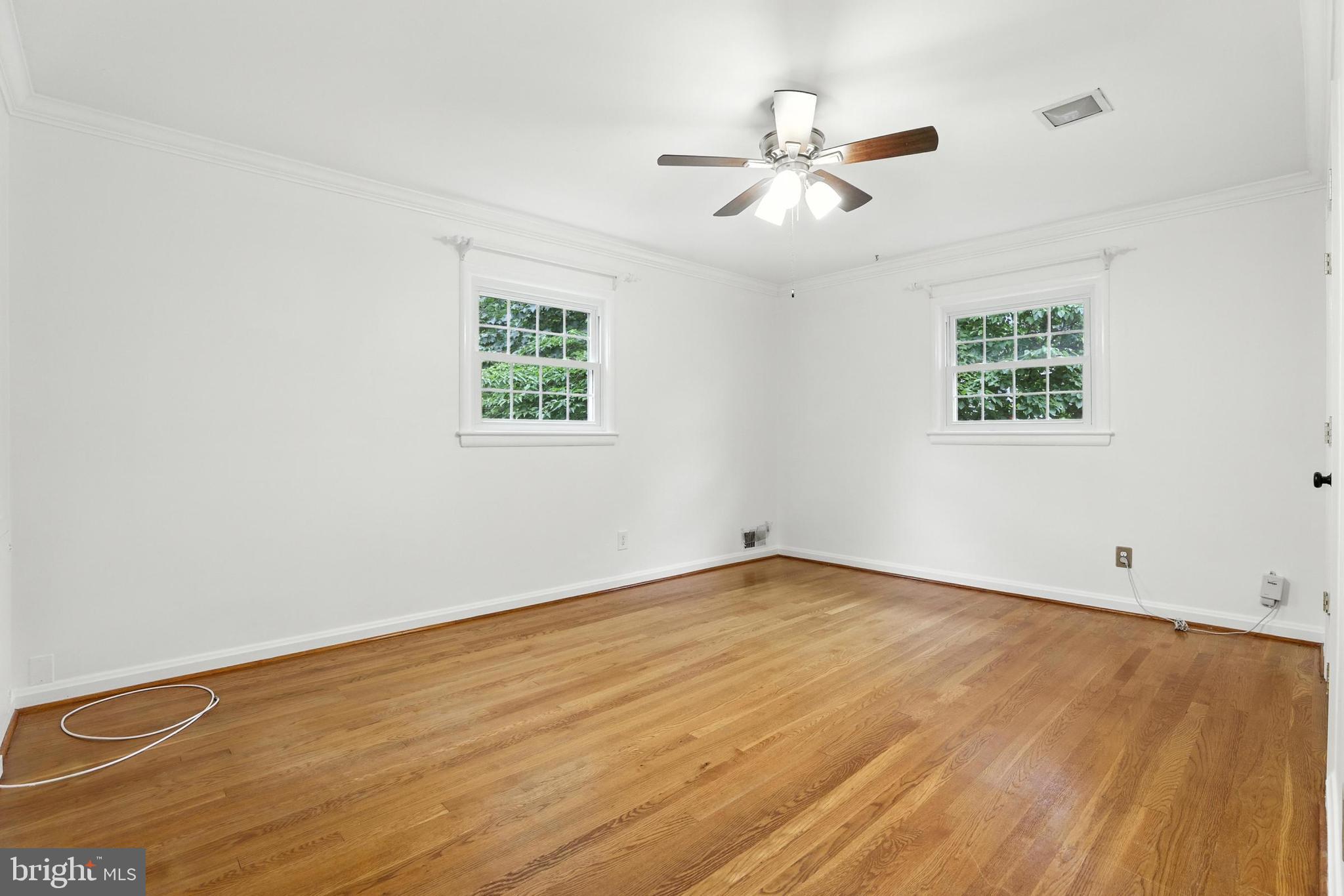 VIENNA WOODS - Residential Lease